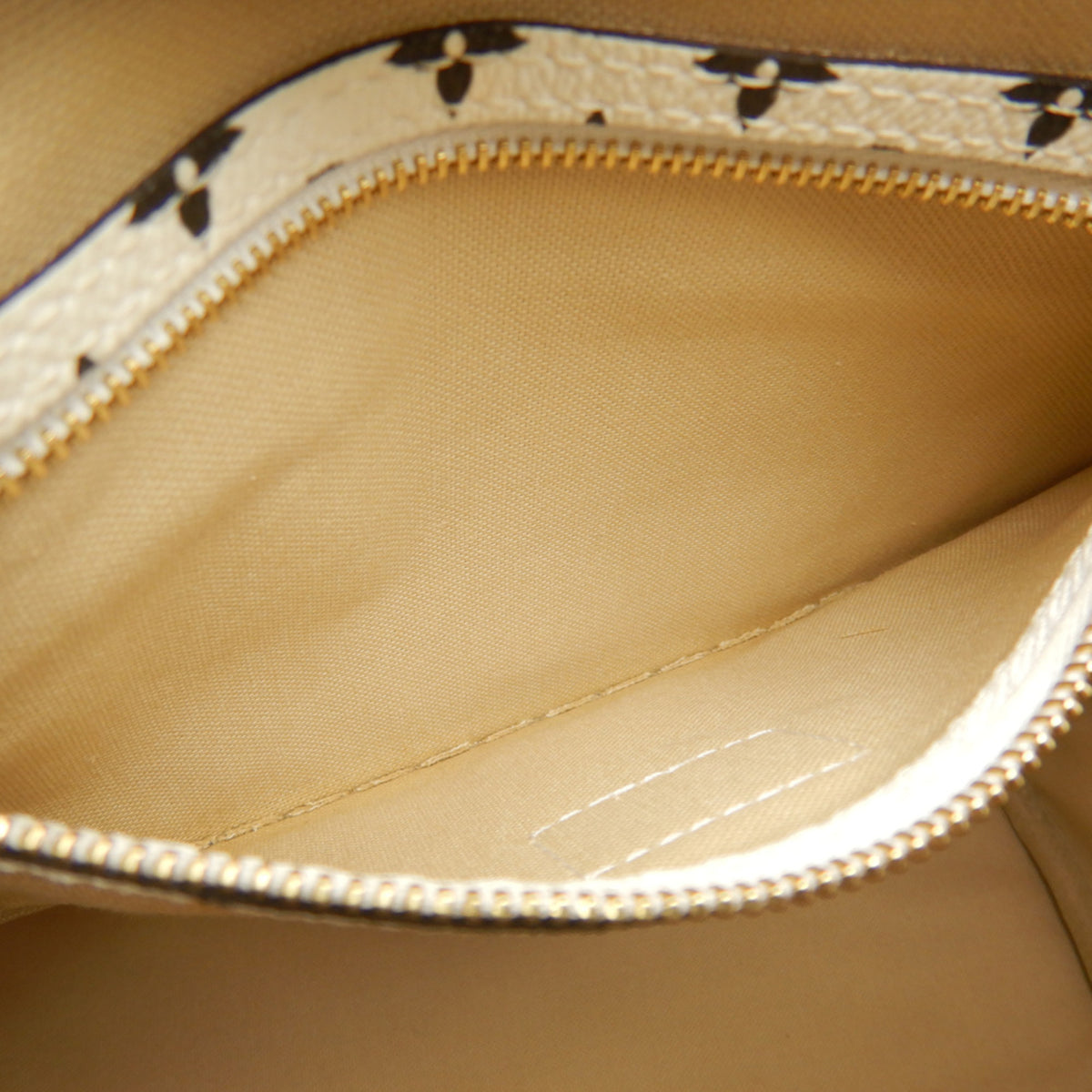 Louis Vuitton Beige Khaki White Coated Canvas Handbag (Pre-Owned)