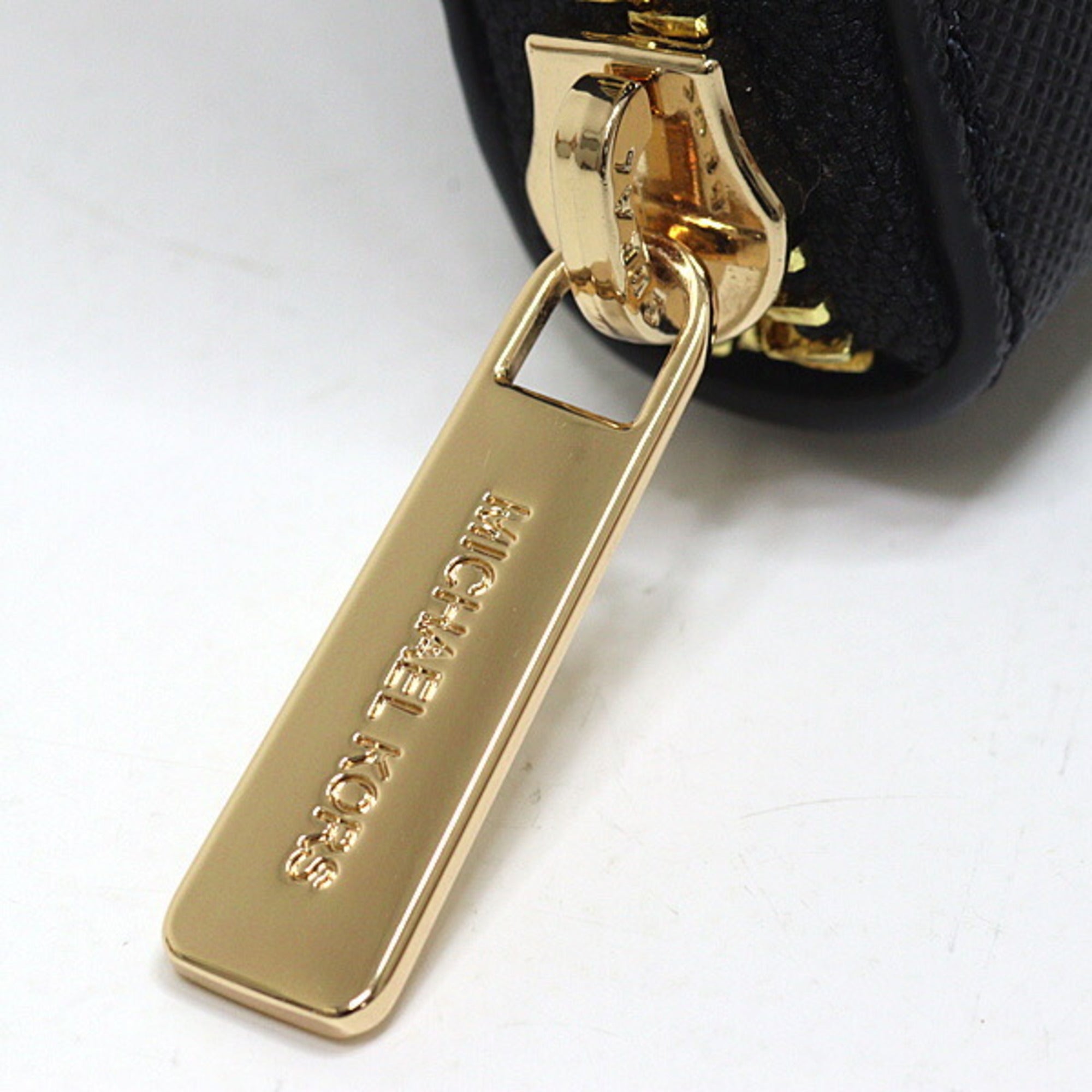 Michael Kors Black Leather Long Wallet (Bi-Fold) (Pre-Owned)