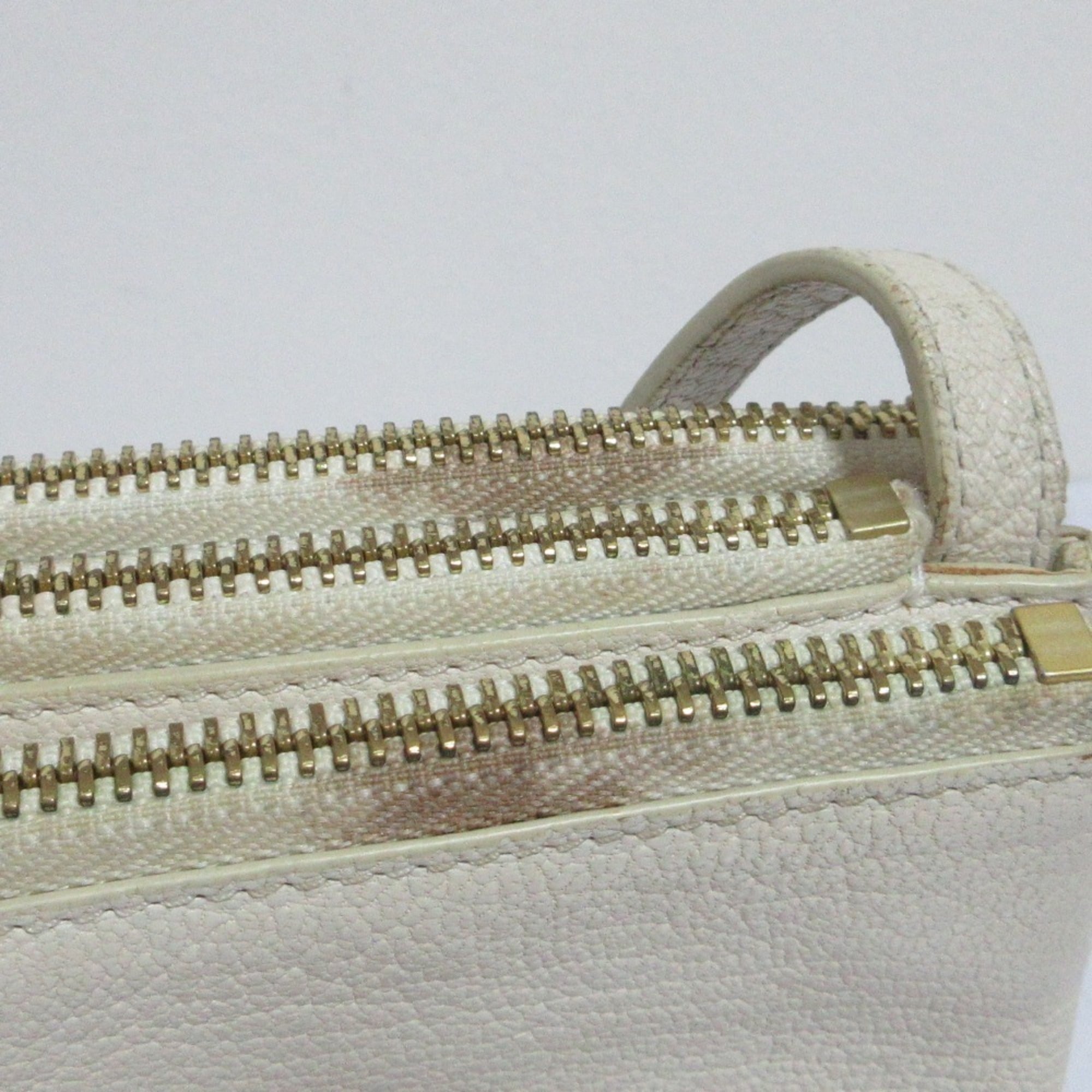 Celine Off-White White Leather Shoulder Bag (Pre-Owned)