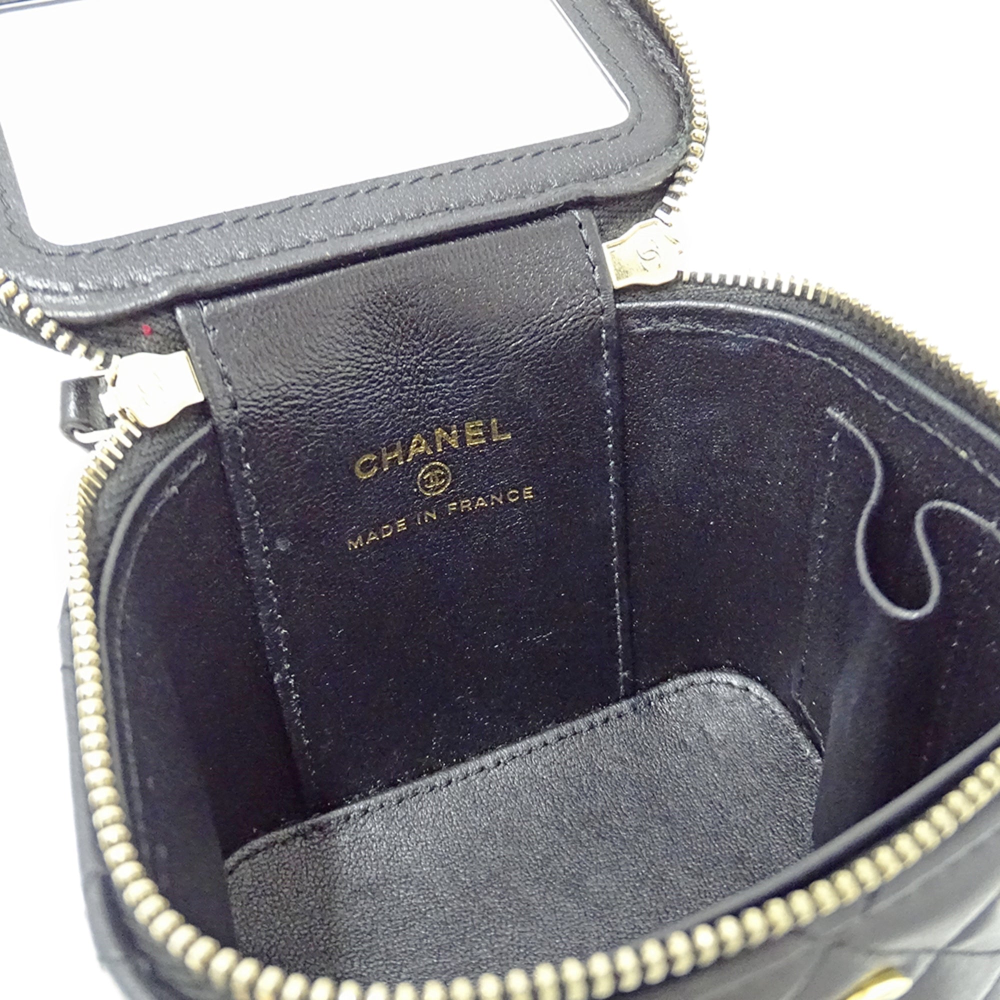 Chanel Black Leather Handbag Shoulder Bag (Pre-Owned)