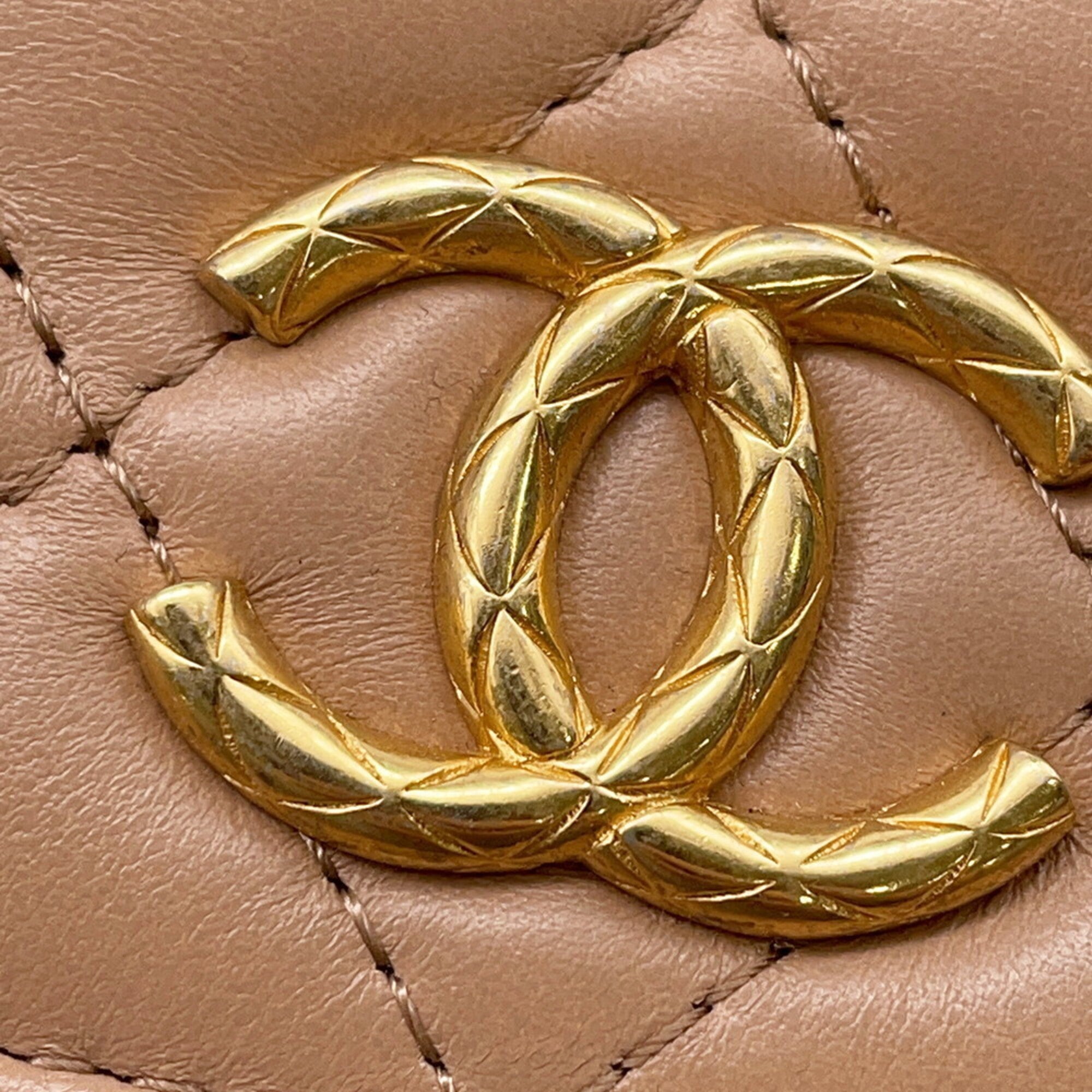 Chanel Beige Leather Pouch Shoulder Bag (Pre-Owned)