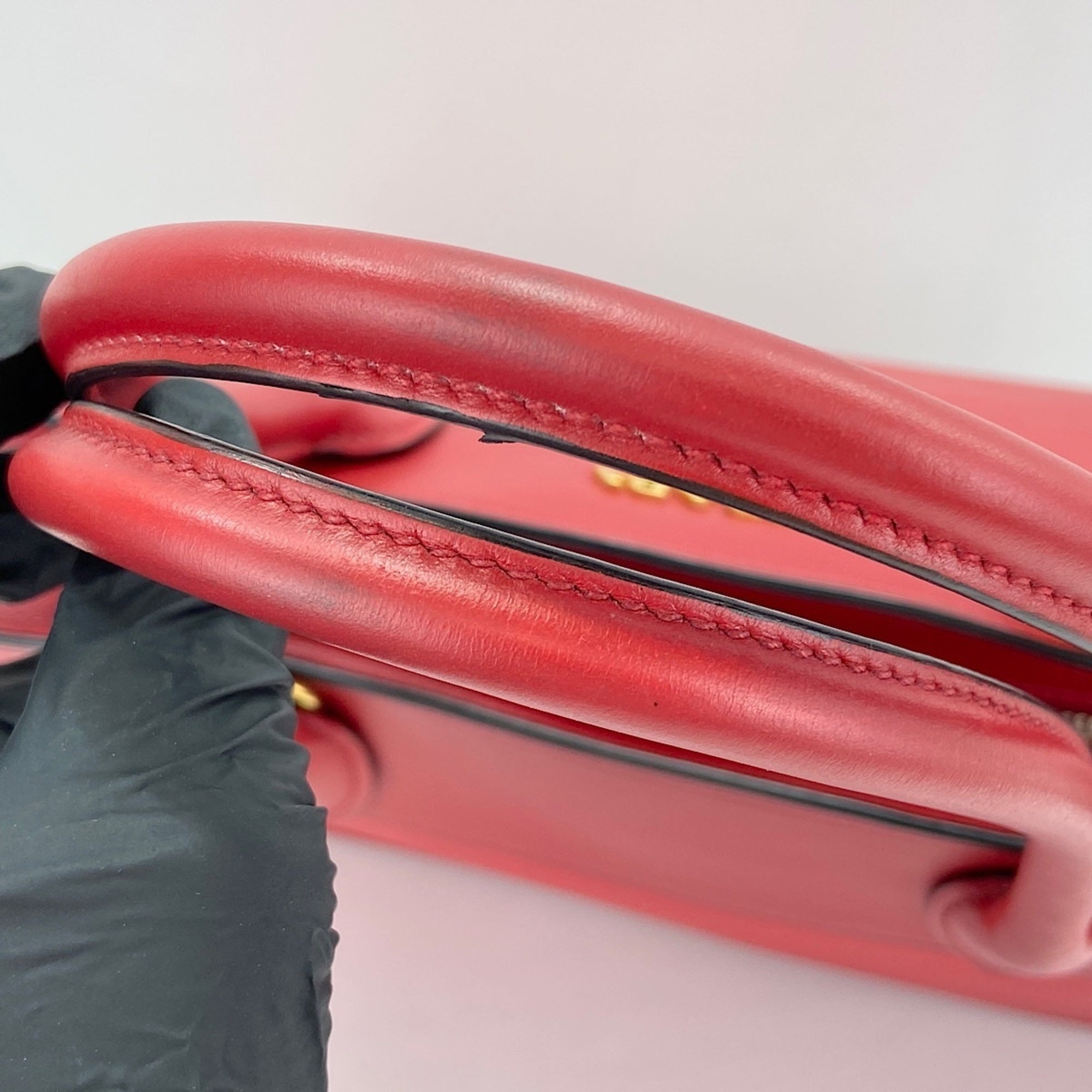 Prada Red Color Leather Handbag (Pre-Owned)
