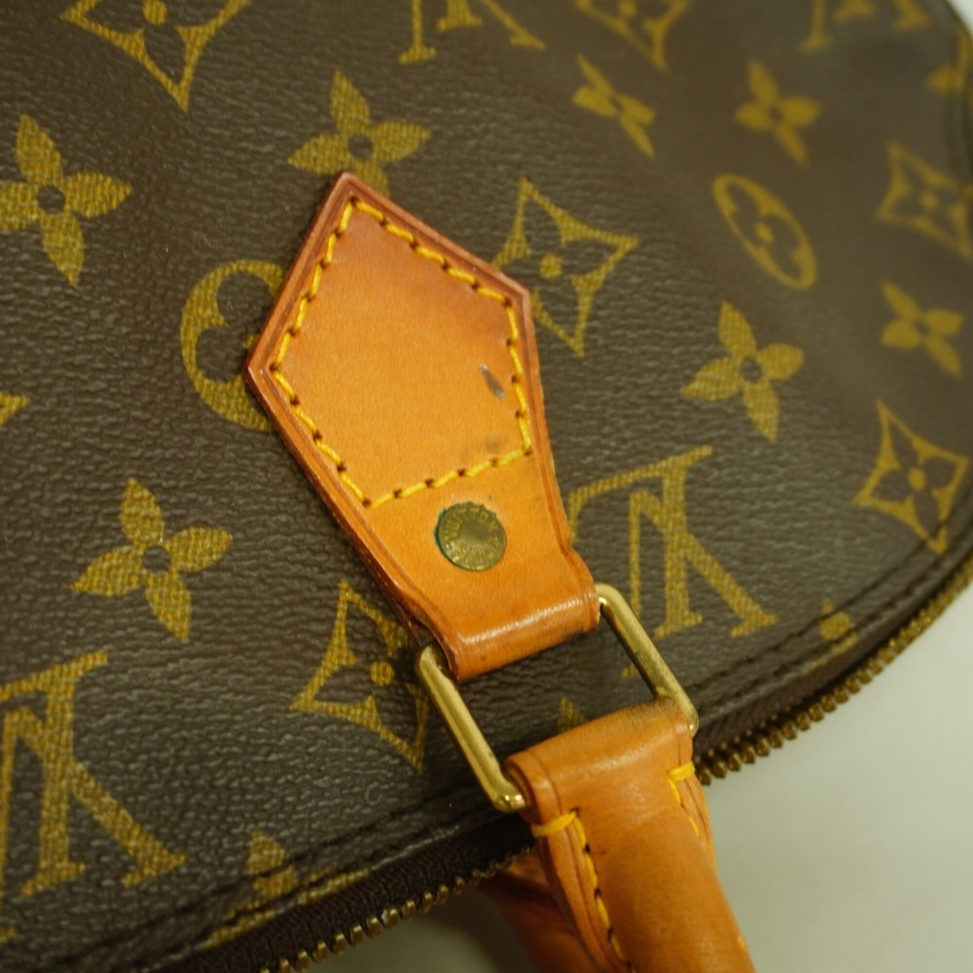 Louis Vuitton Brown Handbag (Pre-Owned)
