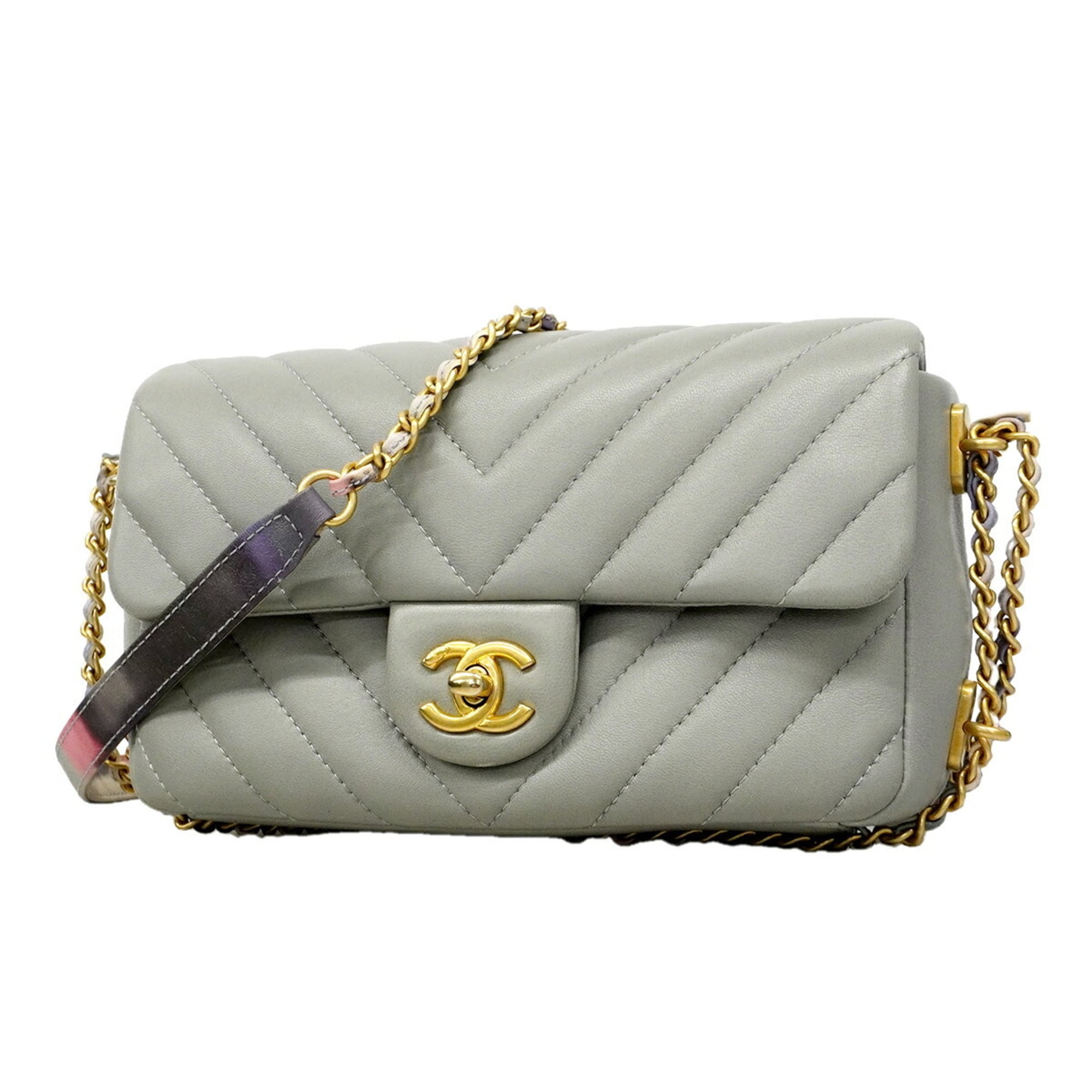 Chanel Gray Leather Shoulder Bag (Pre-Owned)