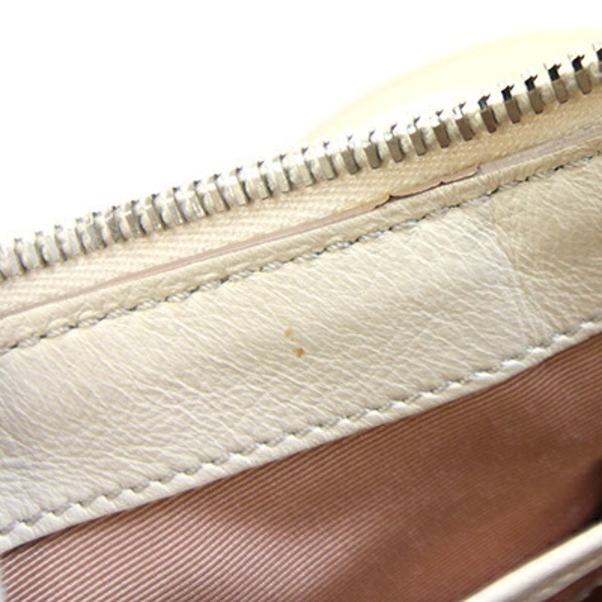 Tod's Ivory Leather Handbag (Pre-Owned)