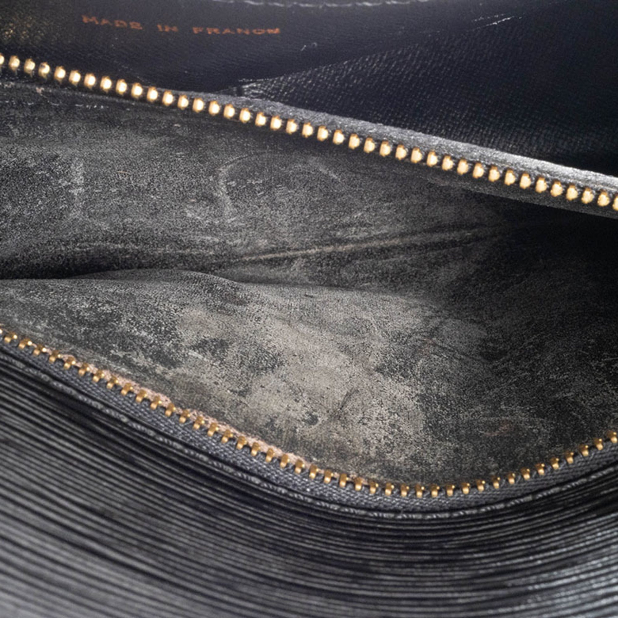 Louis Vuitton Black Epi Leather Shoulder Bag (Pre-Owned)