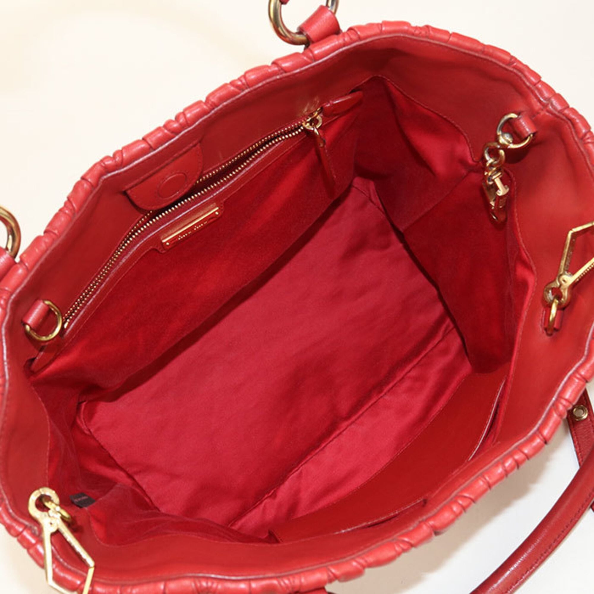 Miu Miu Red Color Leather Handbag (Pre-Owned)