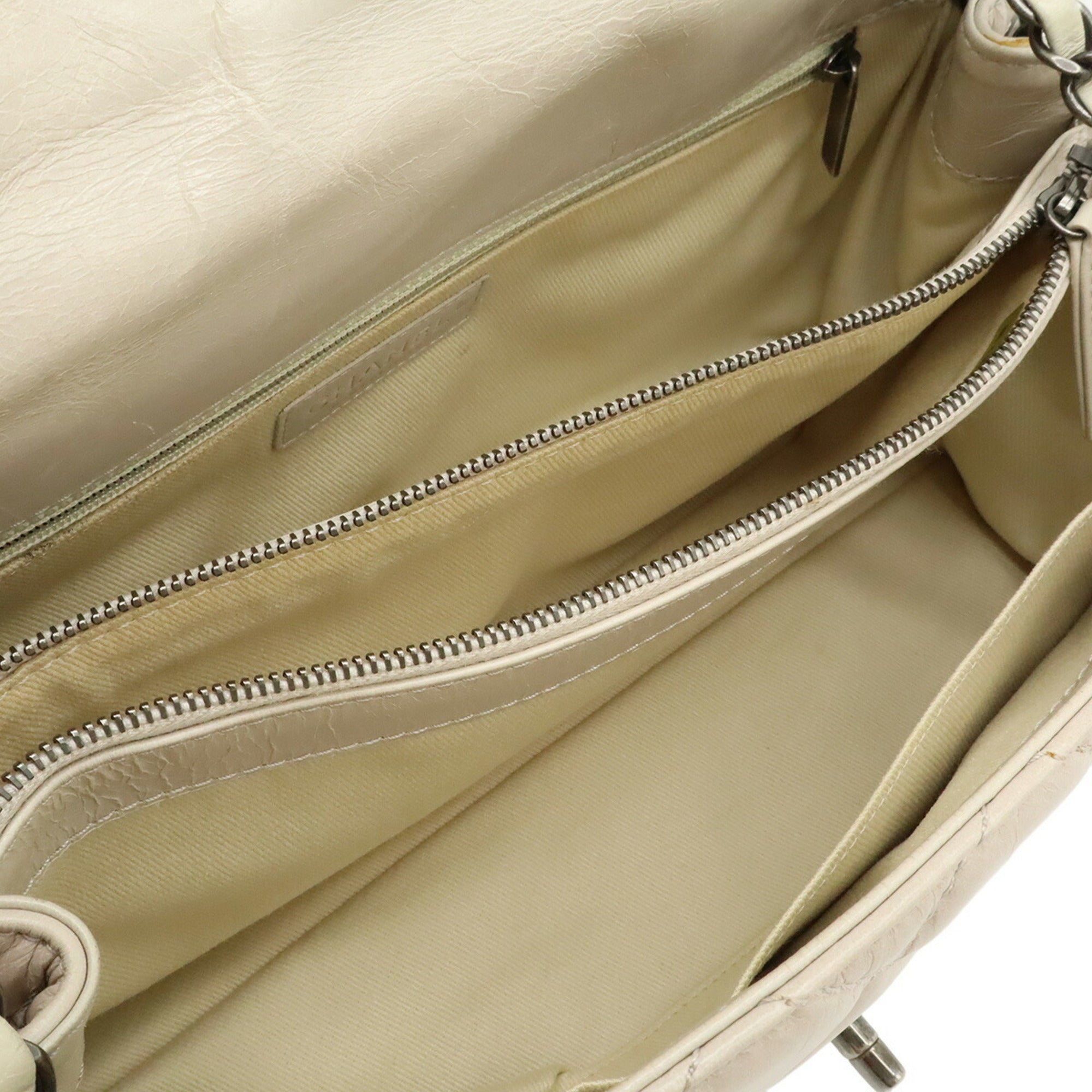Chanel Matelasse Beige Sand Leather Shoulder Bag (Pre-Owned)