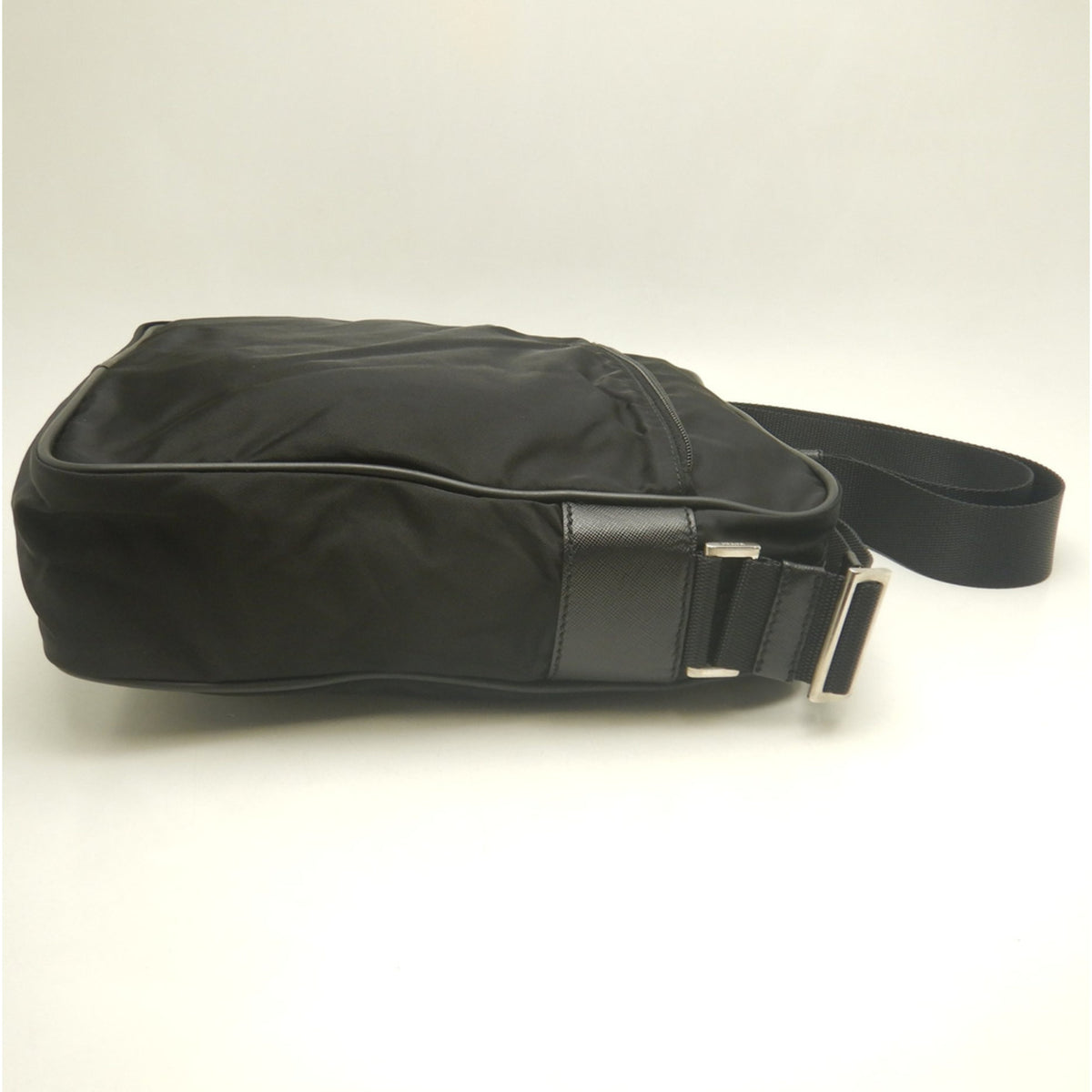 Prada Nero Nylon Shoulder Bag (Pre-Owned)