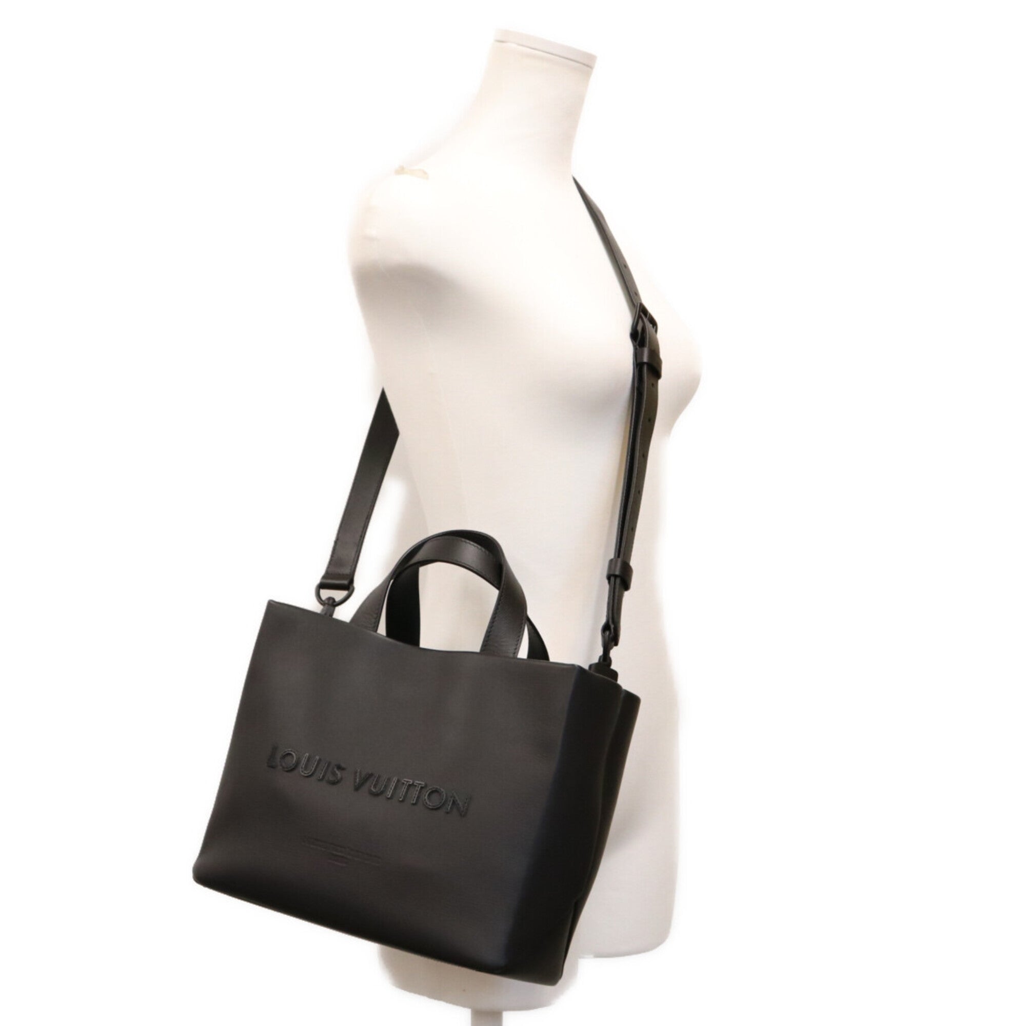 Louis Vuitton Black Noir Leather Handbag Shoulder Bag (Pre-Owned)