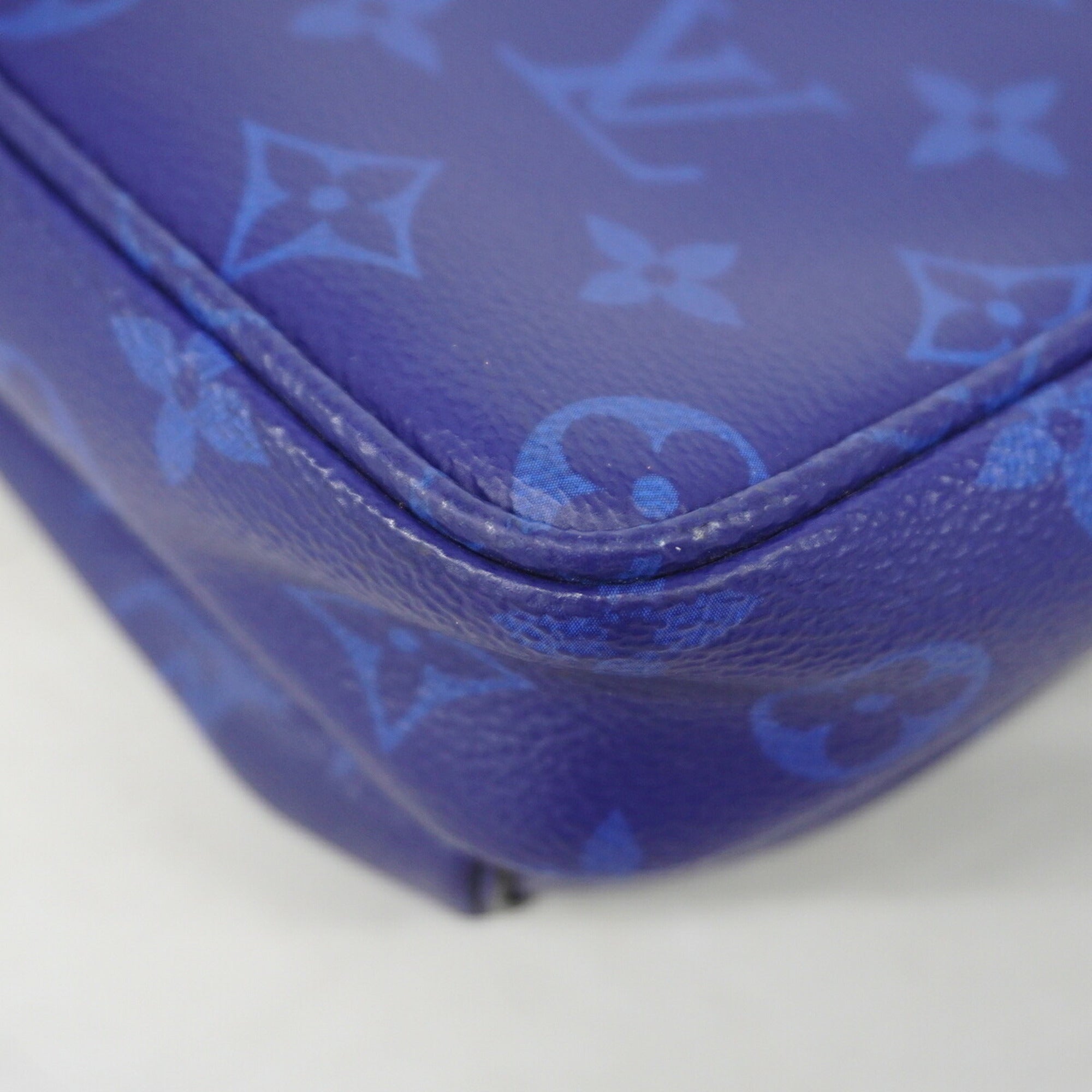 Louis Vuitton Blue Sling Bag (Pre-Owned)