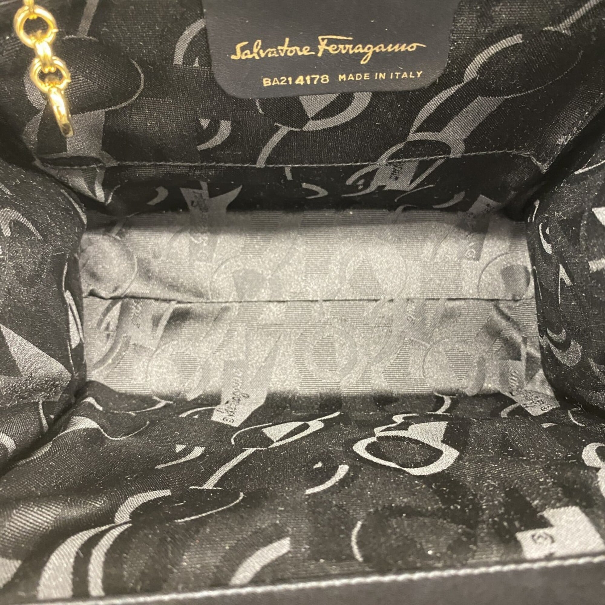 Salvatore Ferragamo Black Leather Handbag (Pre-Owned)