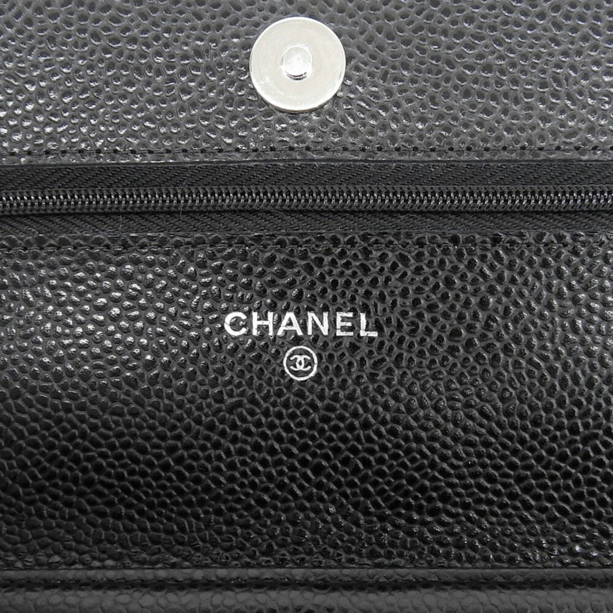 Chanel Black Grained Calfskin Shoulder Bag (Pre-Owned)