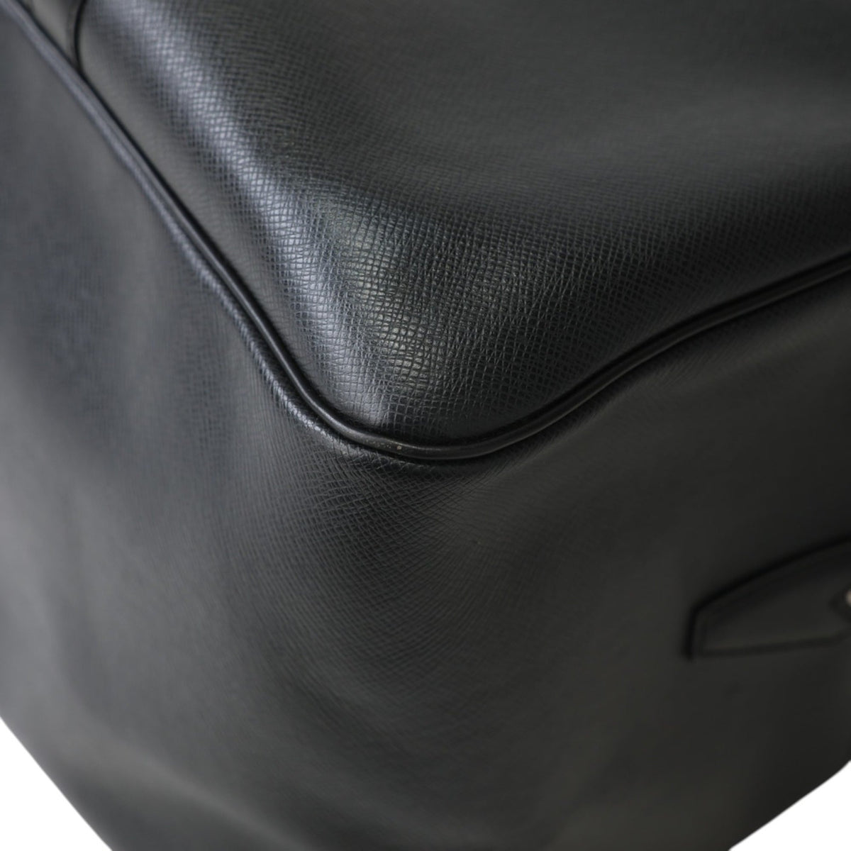 Louis Vuitton Black Taiga Leather Boston Bag Shoulder Bag (Pre-Owned)