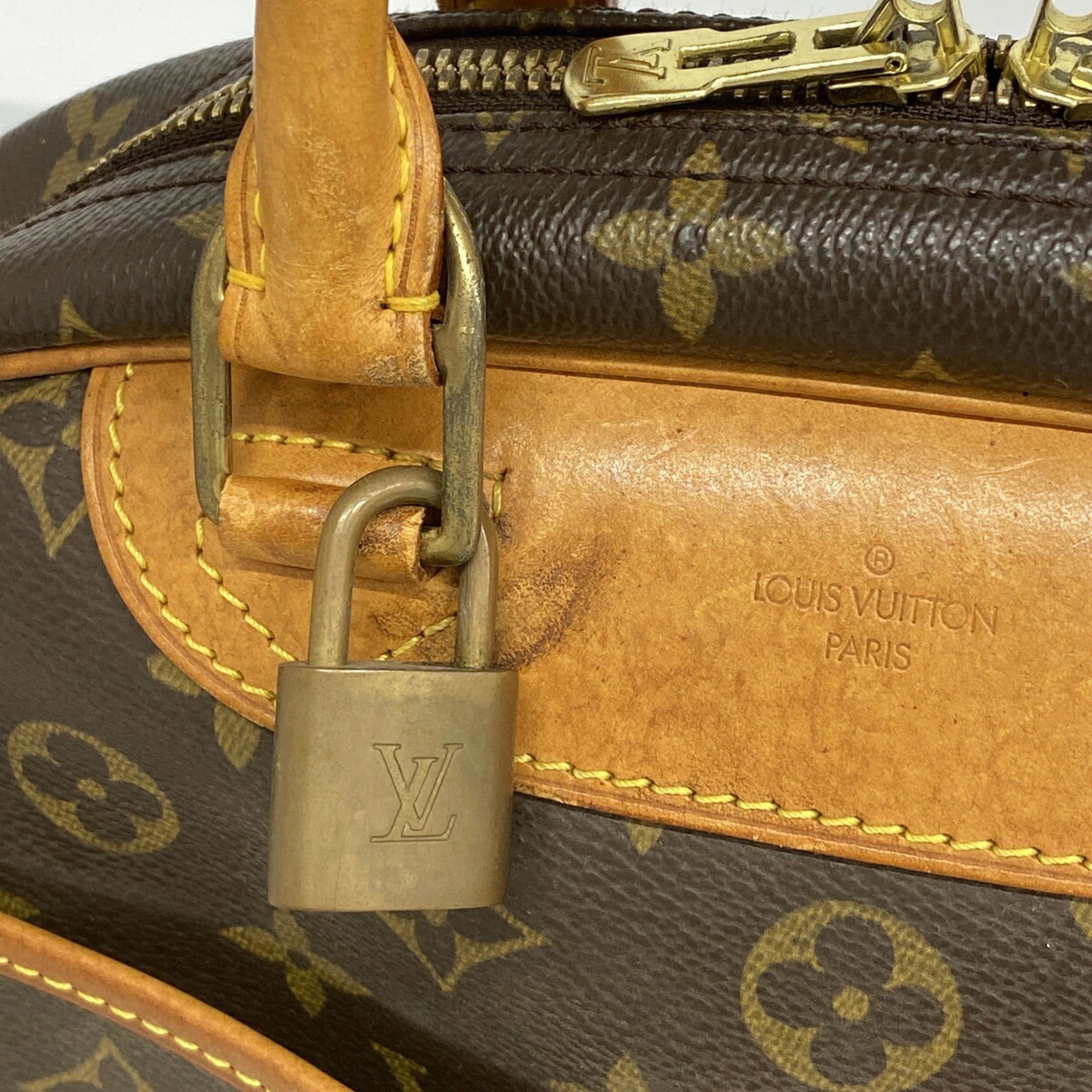 Louis Vuitton Brown Handbag (Pre-Owned)