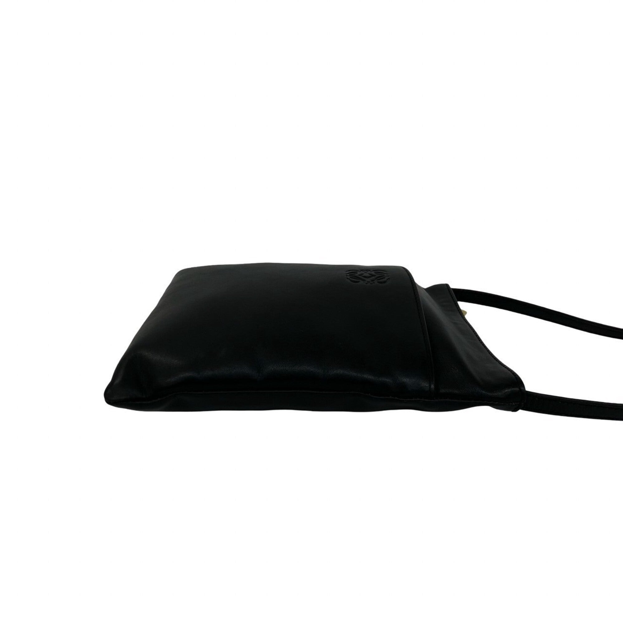 Loewe Black Leather Pochette Shoulder Bag (Pre-Owned)