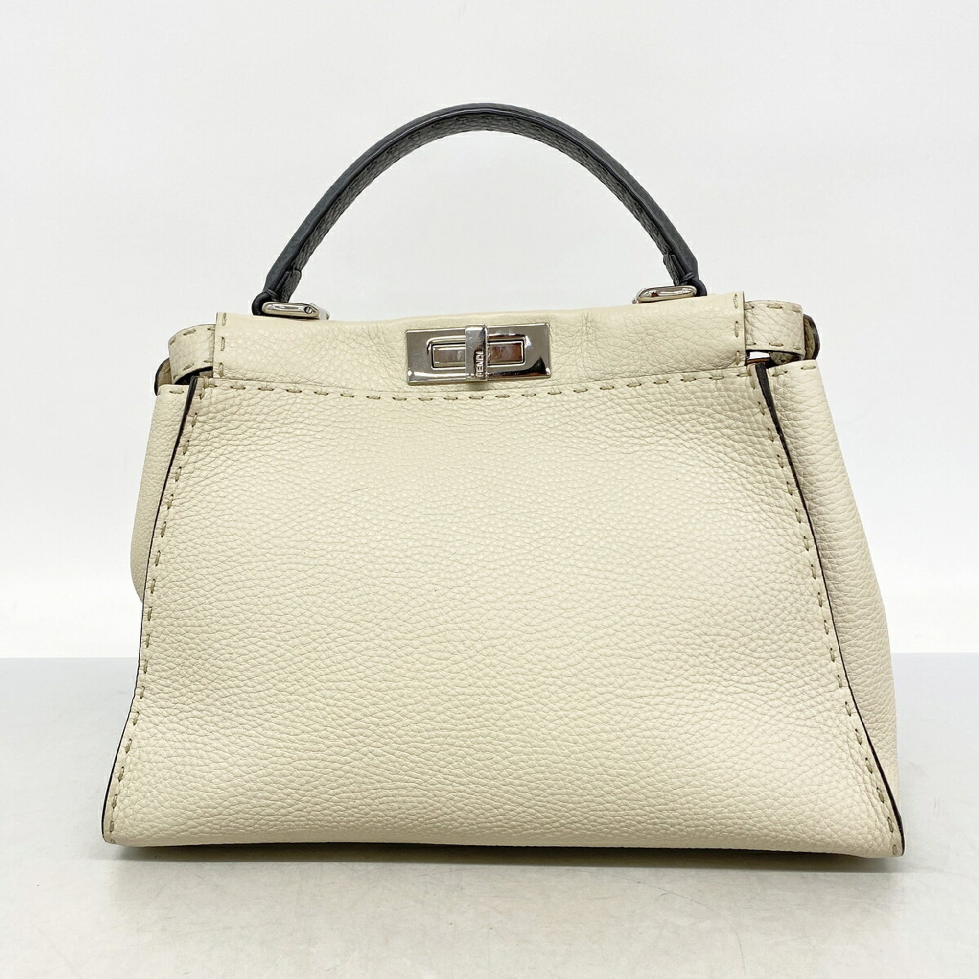 Fendi Beige Leather Handbag (Pre-Owned)
