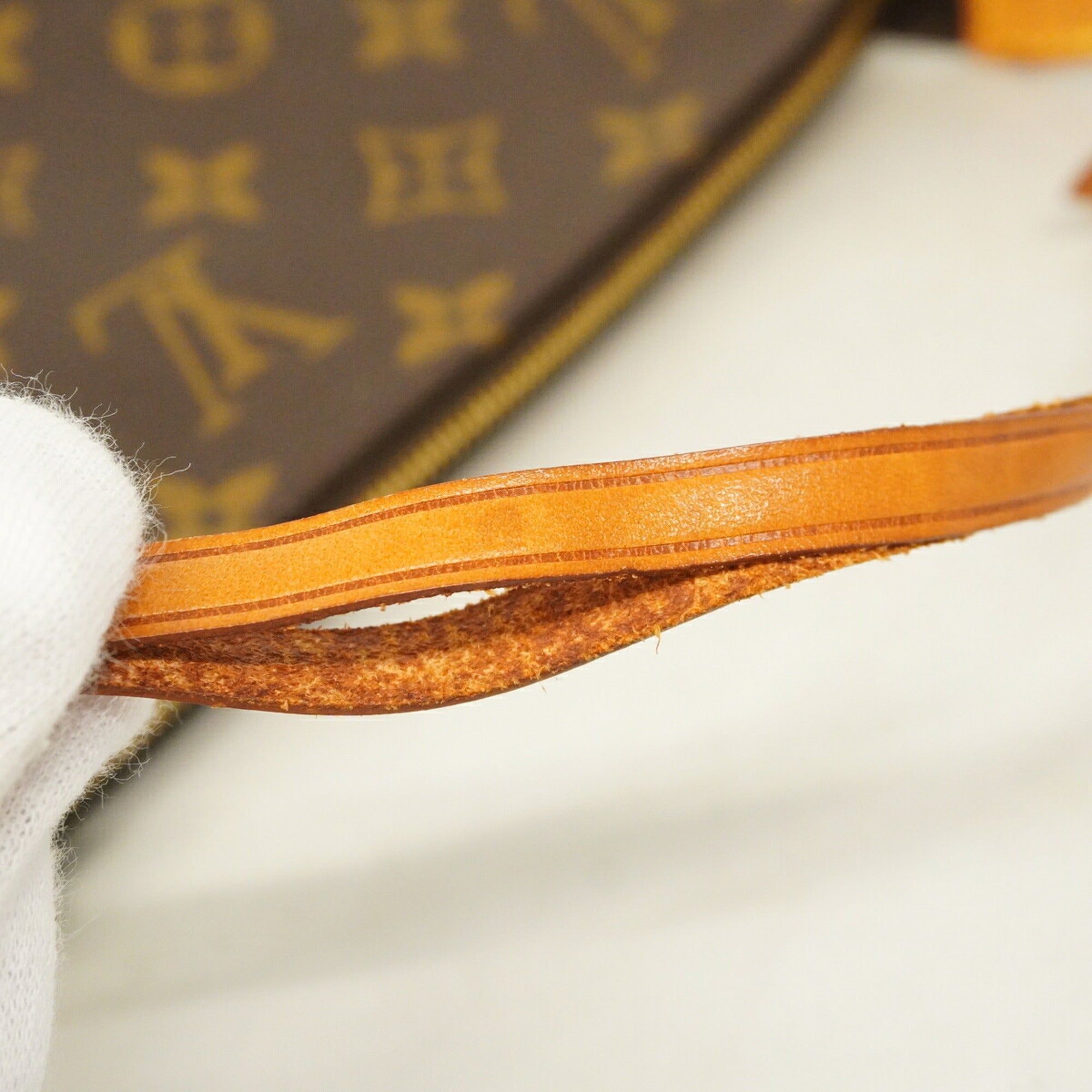 Louis Vuitton Brown Pouch (Pre-Owned)