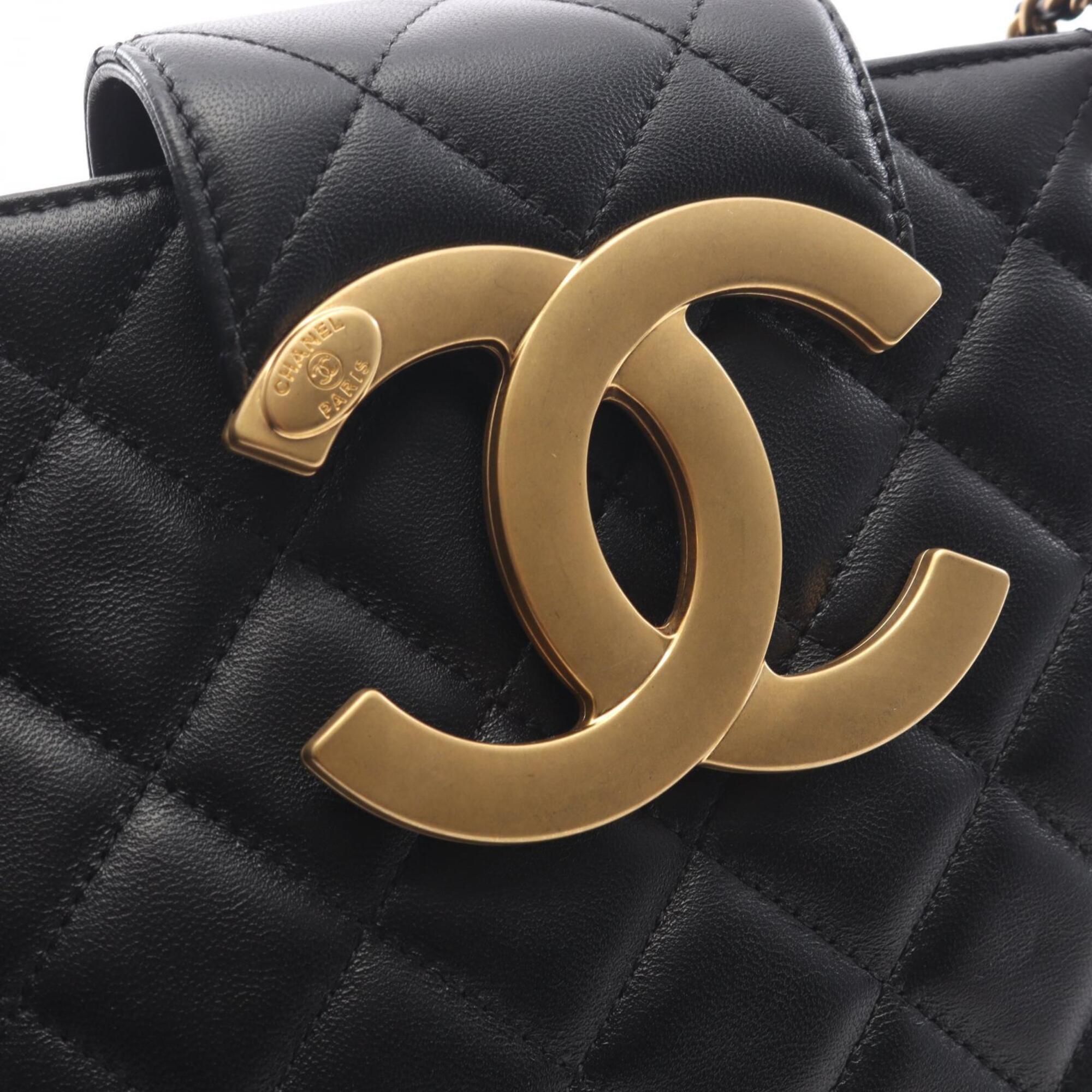 Chanel Matelasse Black Leather Handbag Shoulder Bag (Pre-Owned)