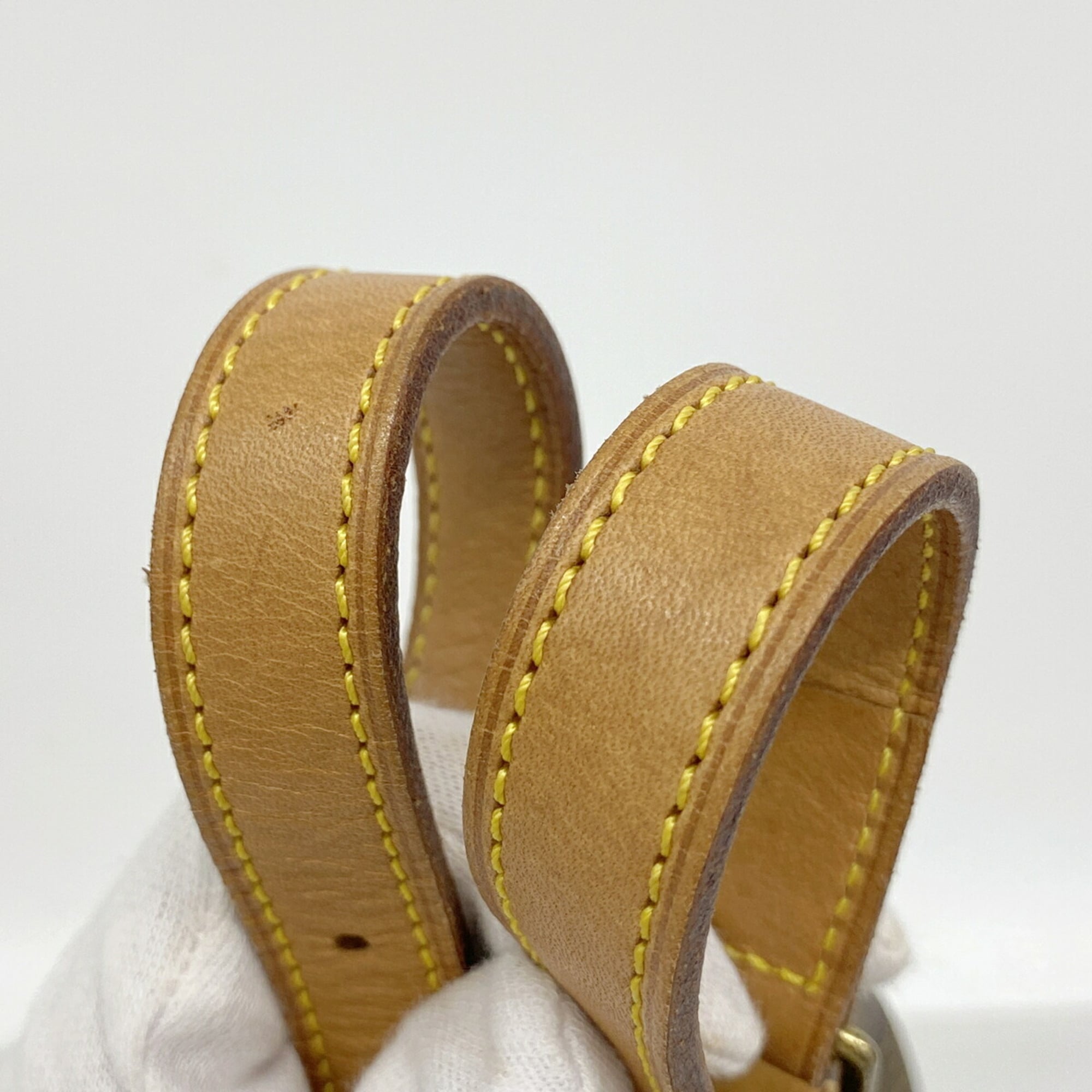 Louis Vuitton Brown Shoulder Bag (Pre-Owned)