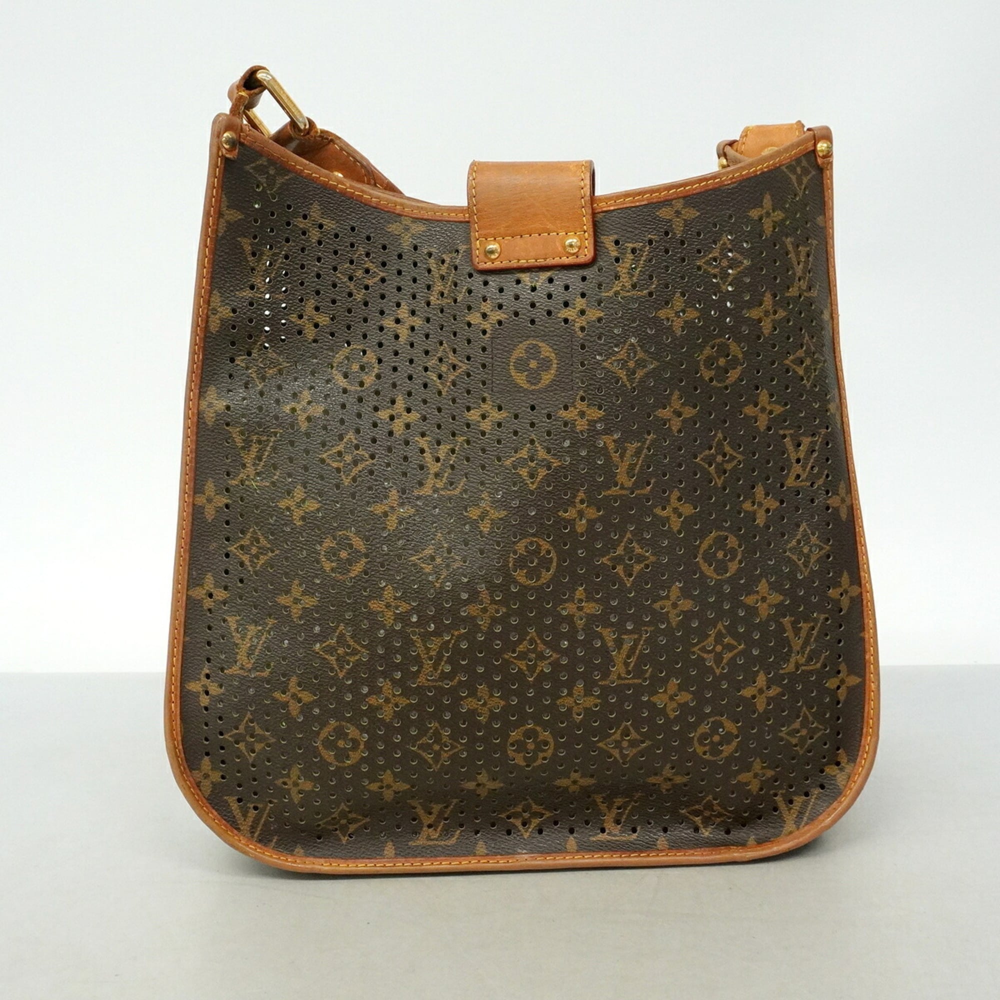 Louis Vuitton Vert Shoulder Bag (Pre-Owned)