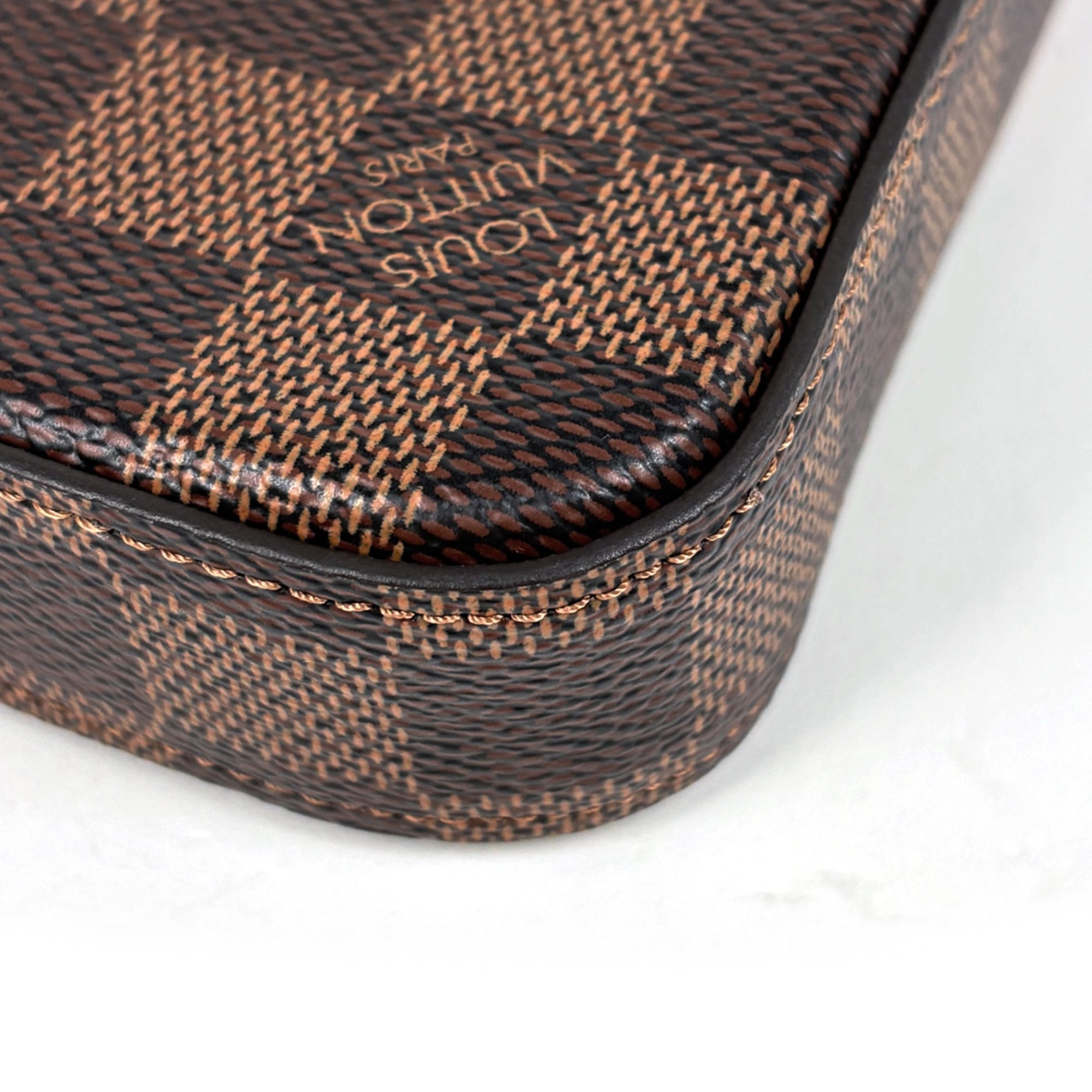 Louis Vuitton Brown Pochette Shoulder Bag (Pre-Owned)