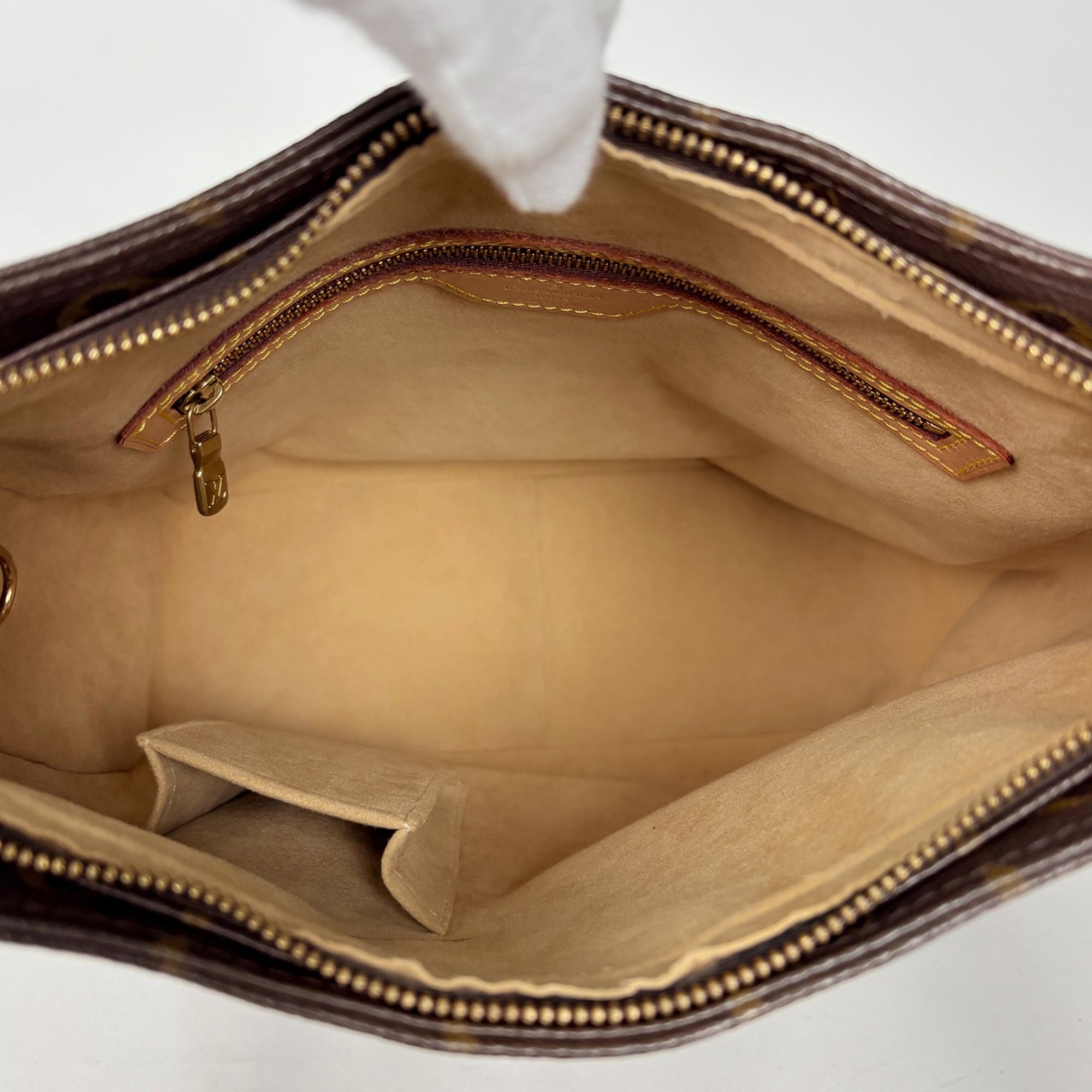 Louis Vuitton Brown Monogram Shoulder Bag (Pre-Owned)