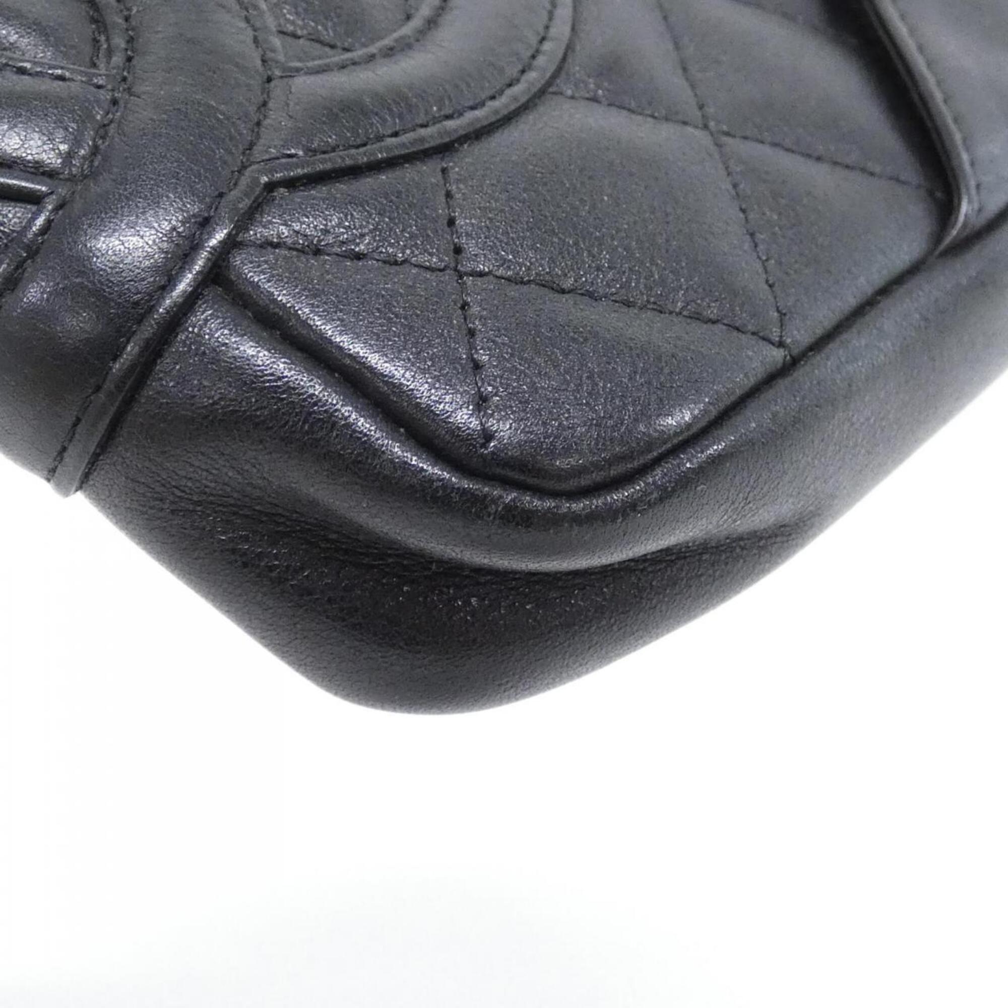 Chanel Black Leather Shoulder Bag (Pre-Owned)