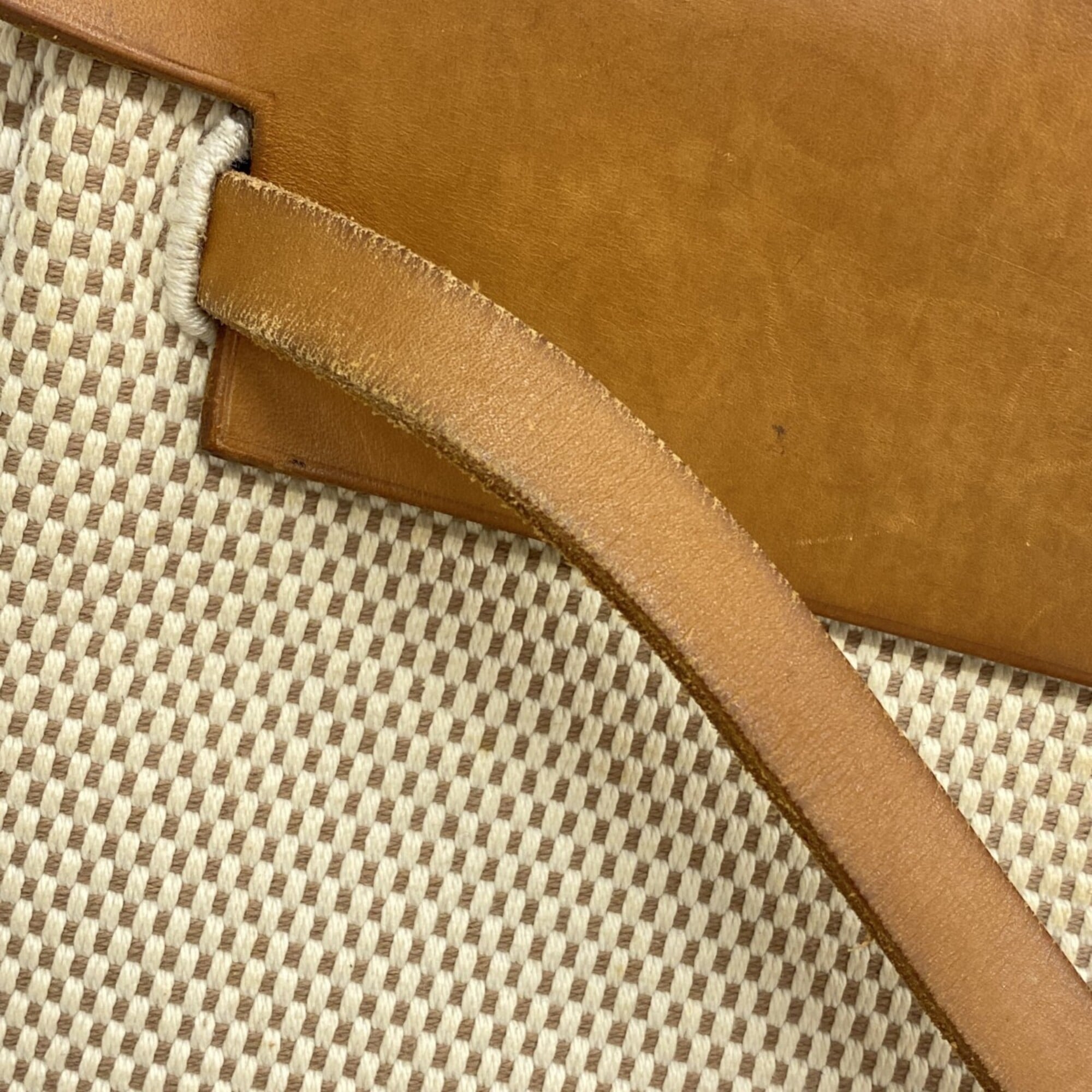 Hermes Natural Handbag (Pre-Owned)