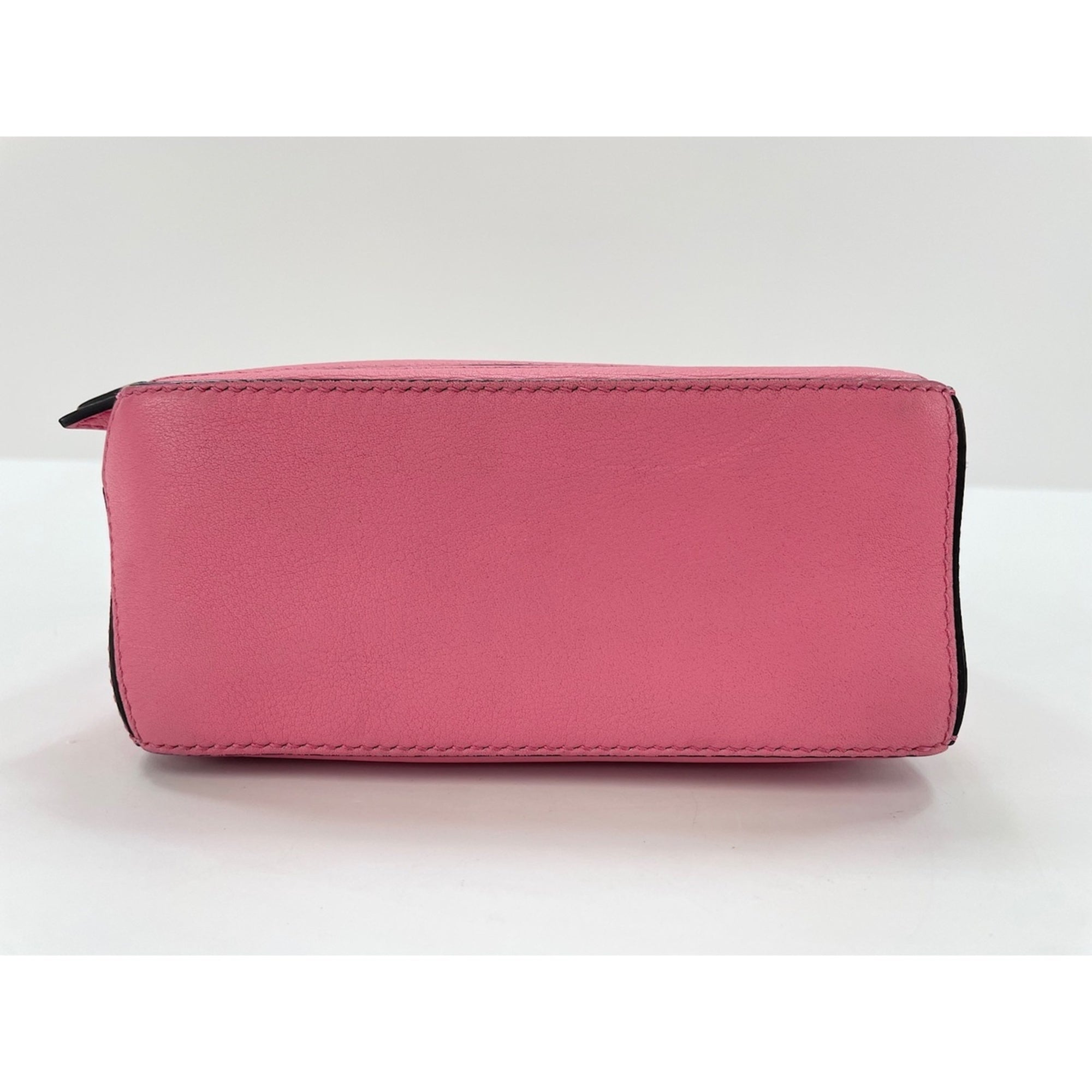 Loewe Pink Shoulder Bag (Pre-Owned)
