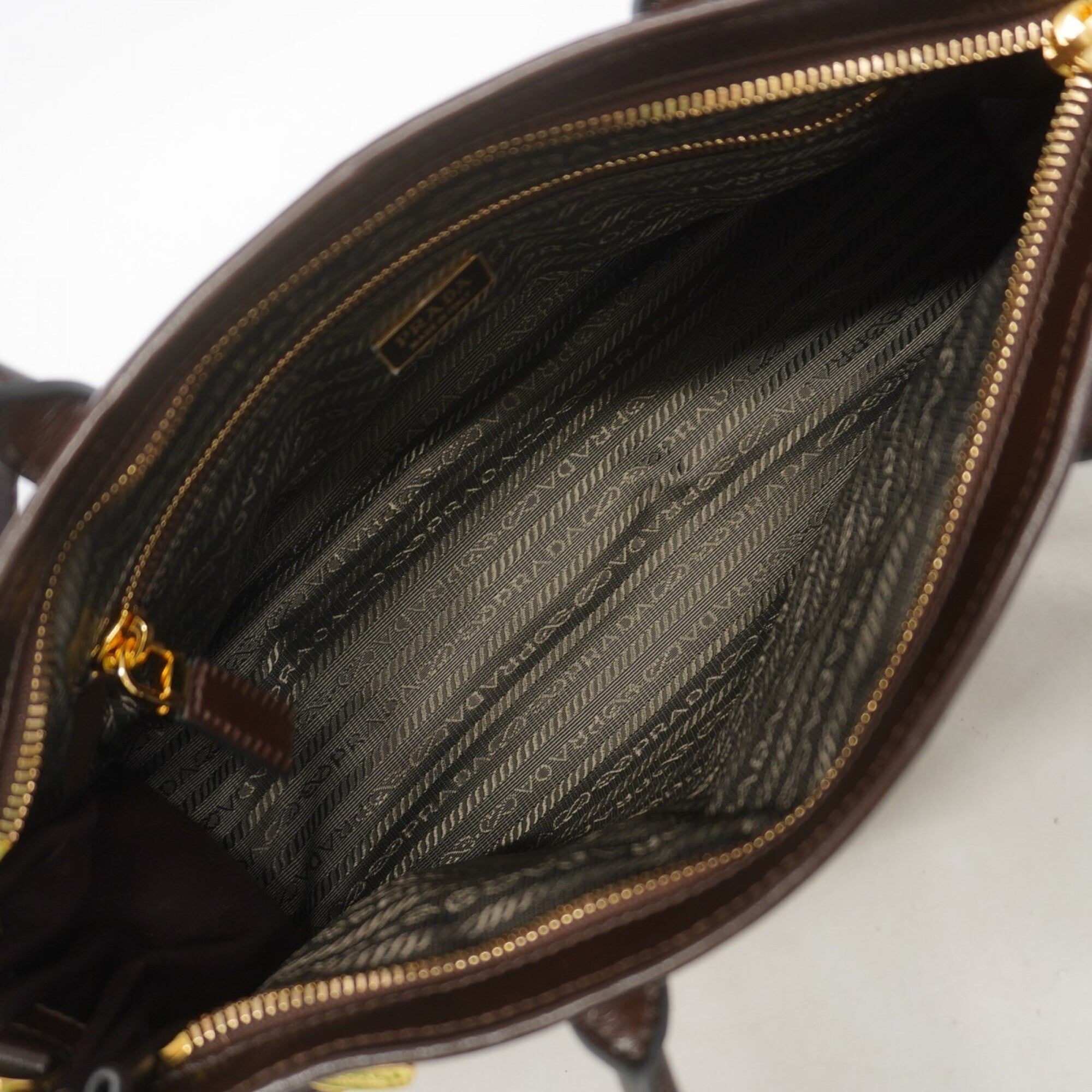 Prada Brown Leather Handbag (Pre-Owned)