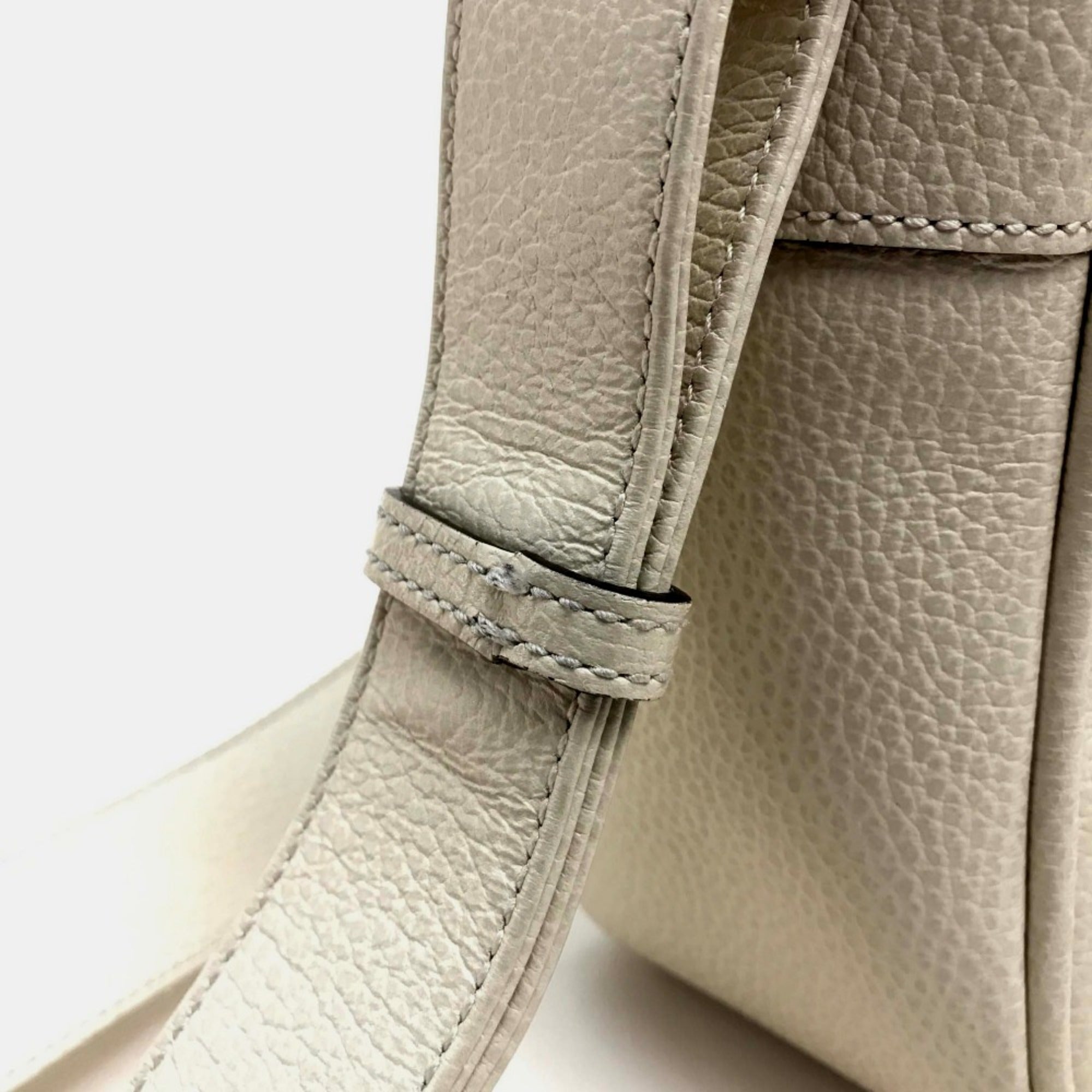 Gucci White Leather Shoulder Bag (Pre-Owned)
