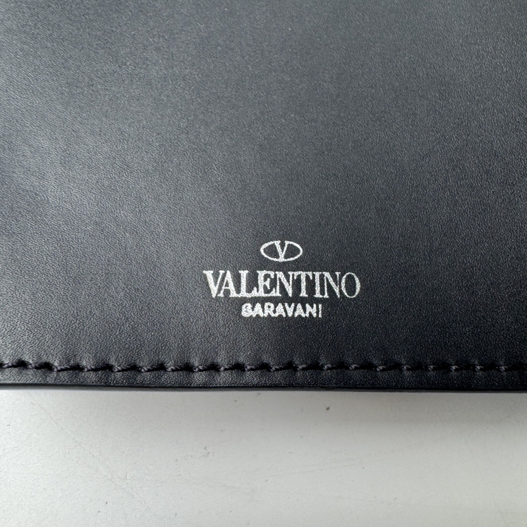 Valentino Black Leather Handbag Shoulder Bag (Pre-Owned)