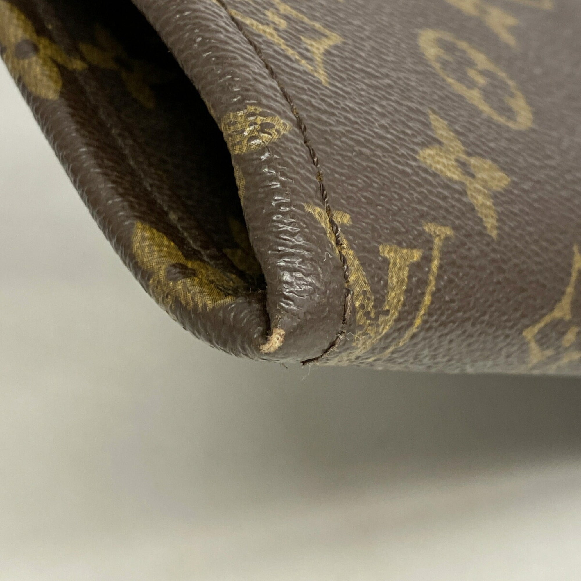 Louis Vuitton Brown Clutch Bag (Pre-Owned)