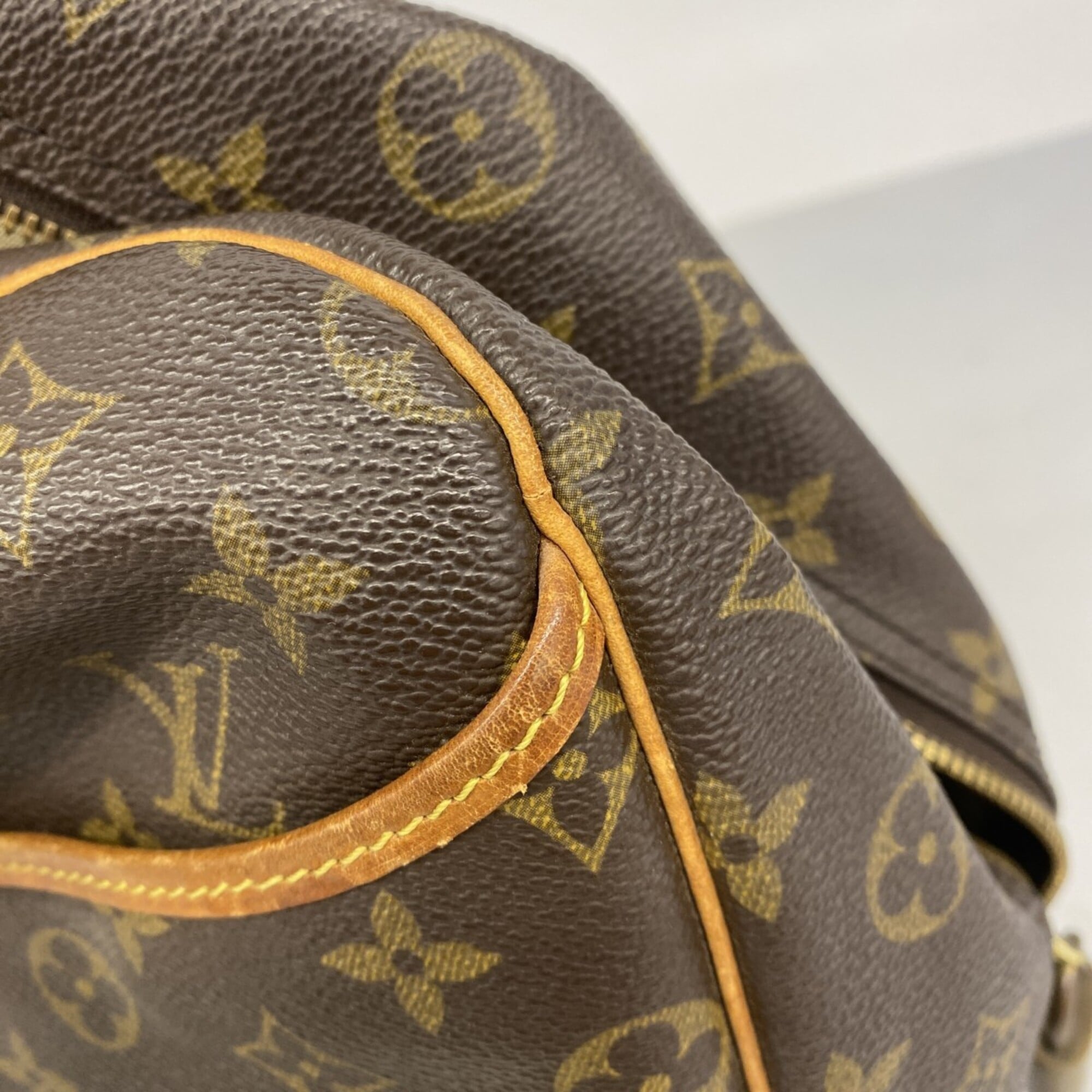 Louis Vuitton Brown Handbag (Pre-Owned)