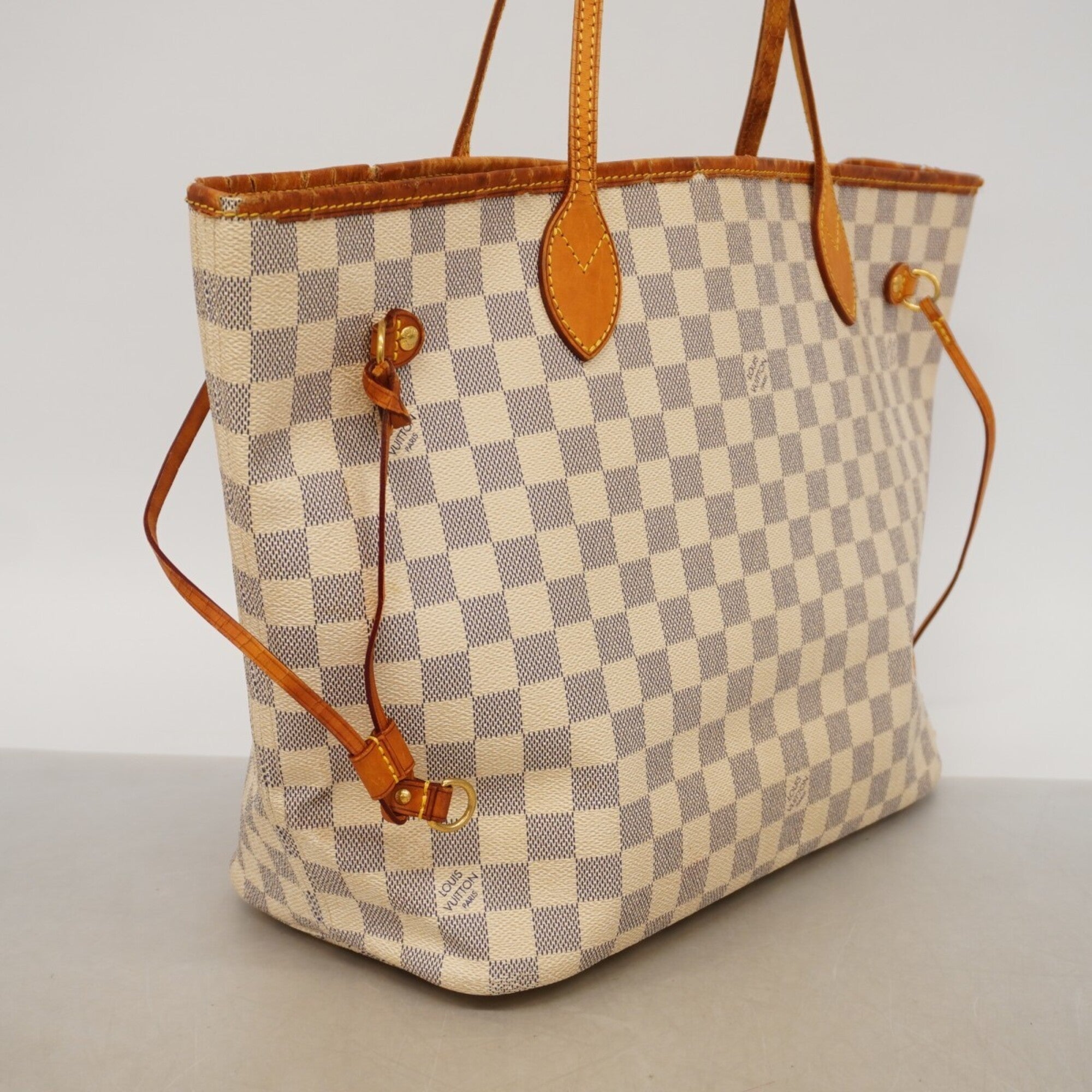 Louis Vuitton White Tote Bag (Pre-Owned)