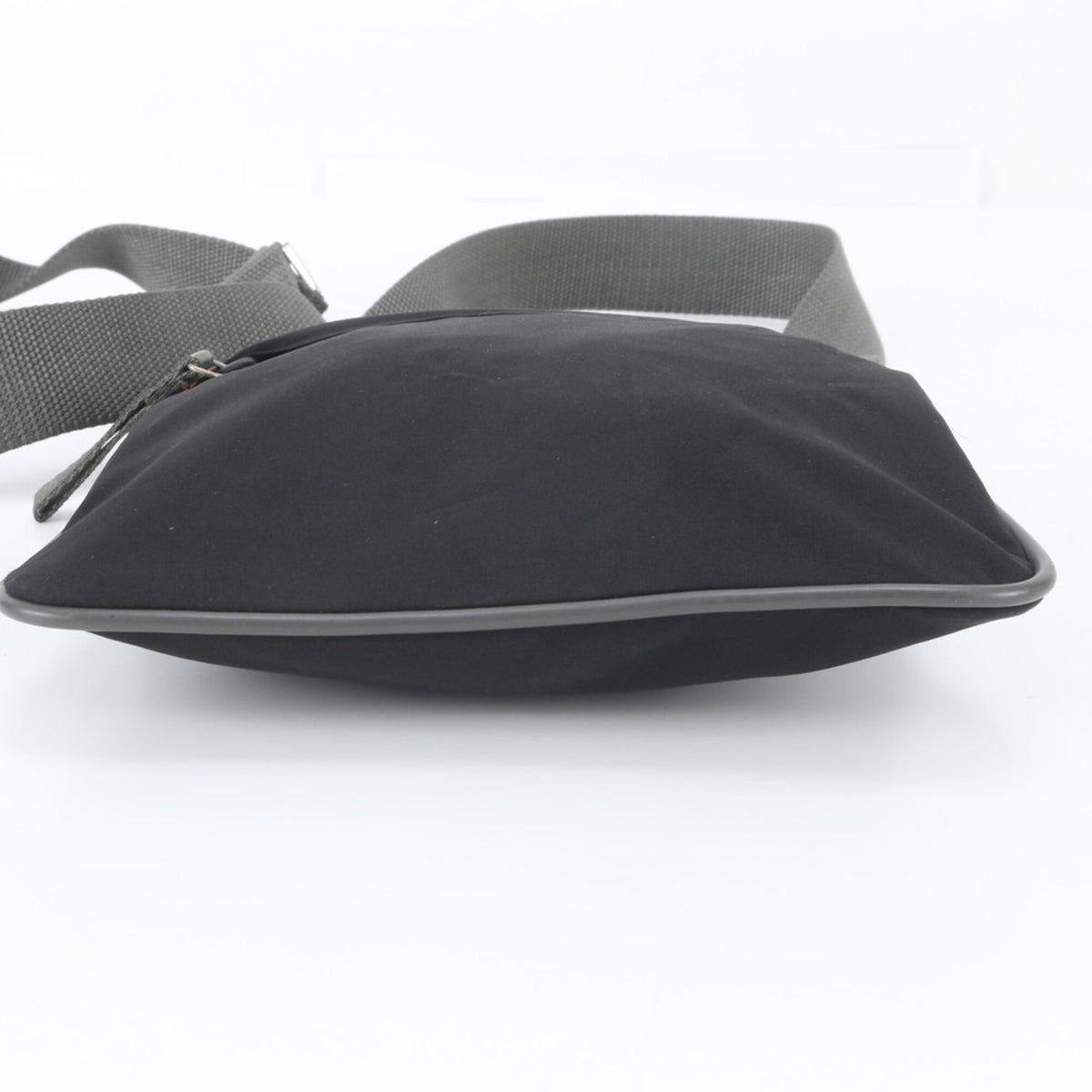 Pradasports Black Leather Nylon Messenger Bag Shoulder Bag (Pre-Owned)
