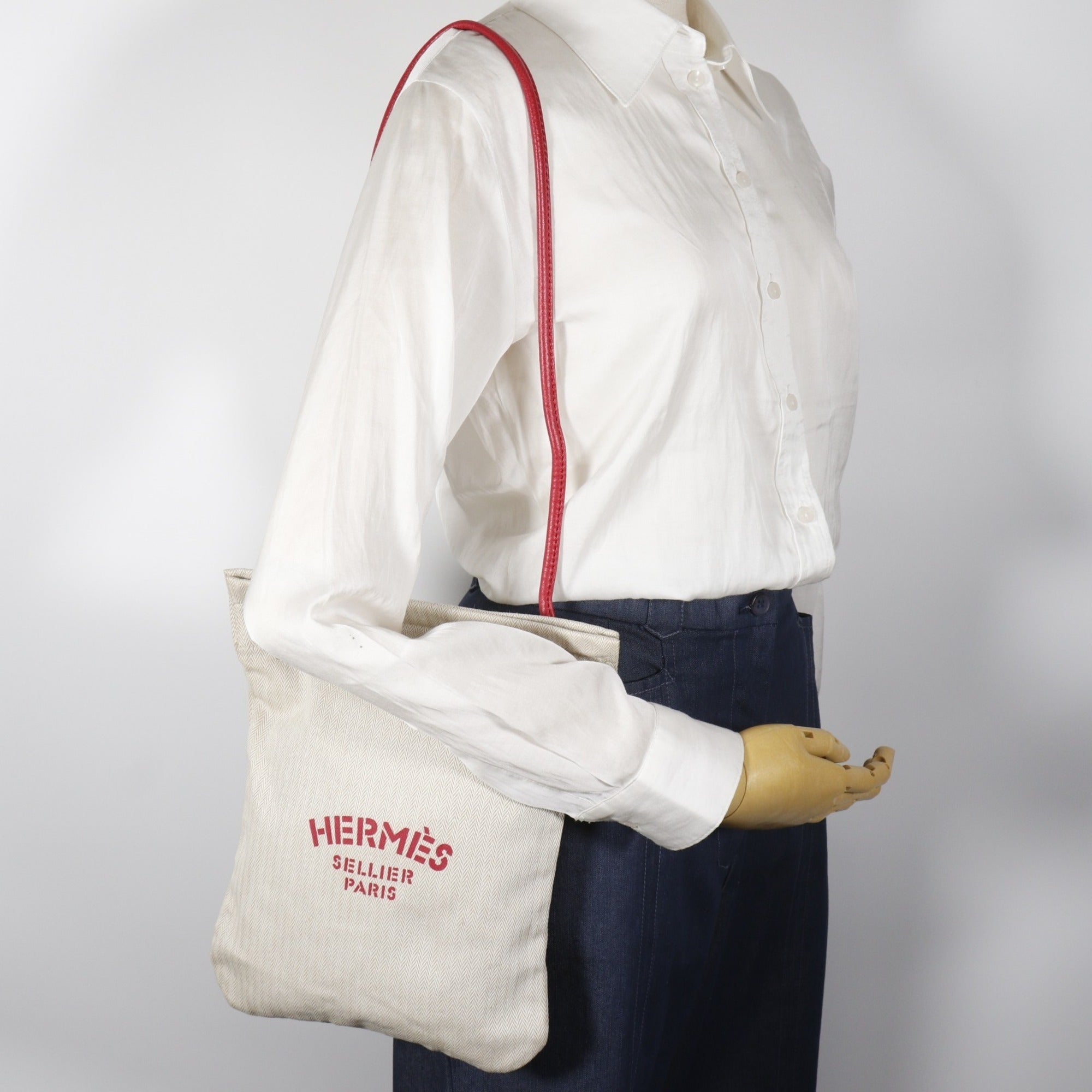 Hermes Ivory Red Color Toile Chevron Leather Shoulder Bag (Pre-Owned)
