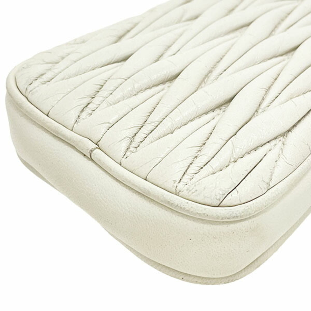 Miu Miu Ivory Leather Phone Wallet (Pre-Owned)