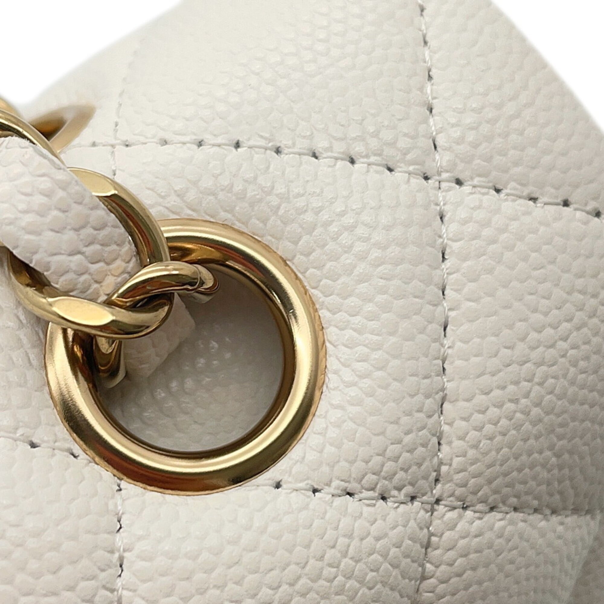 Chanel Matelasse White Grained Calfskin Handbag Shoulder Bag (Pre-Owned)
