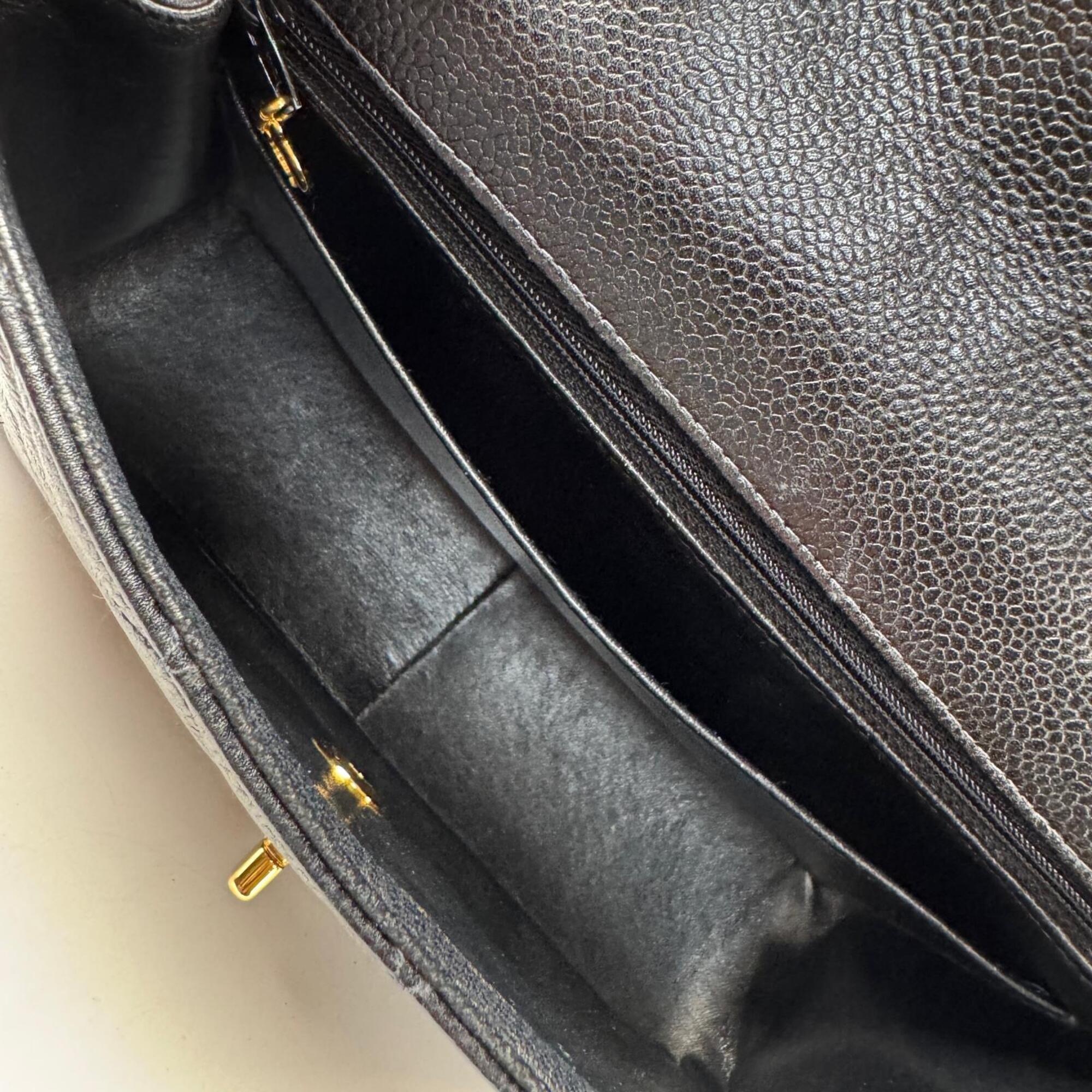 Chanel Black Grained Calfskin Shoulder Bag (Pre-Owned)