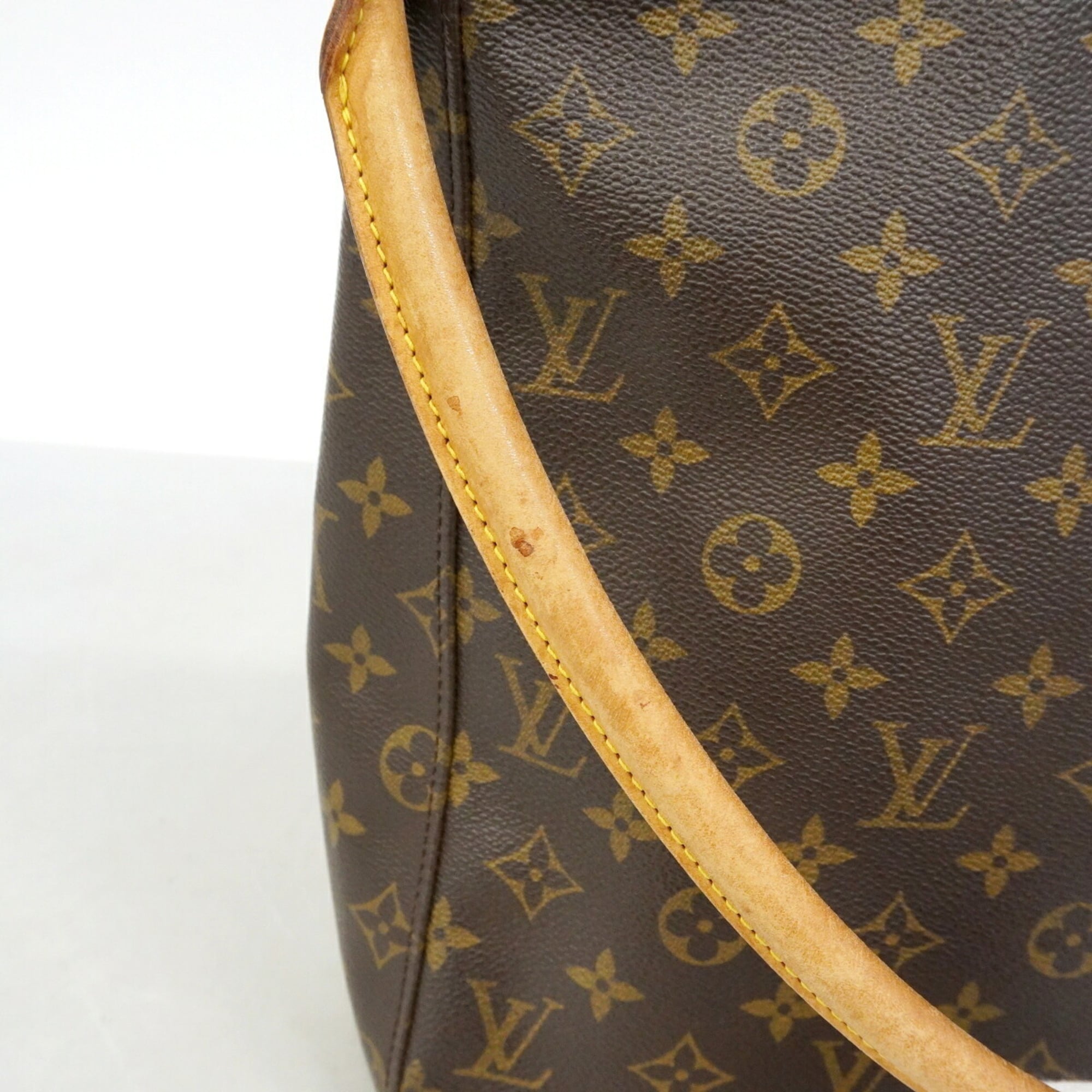 Louis Vuitton Brown Shoulder Bag (Pre-Owned)