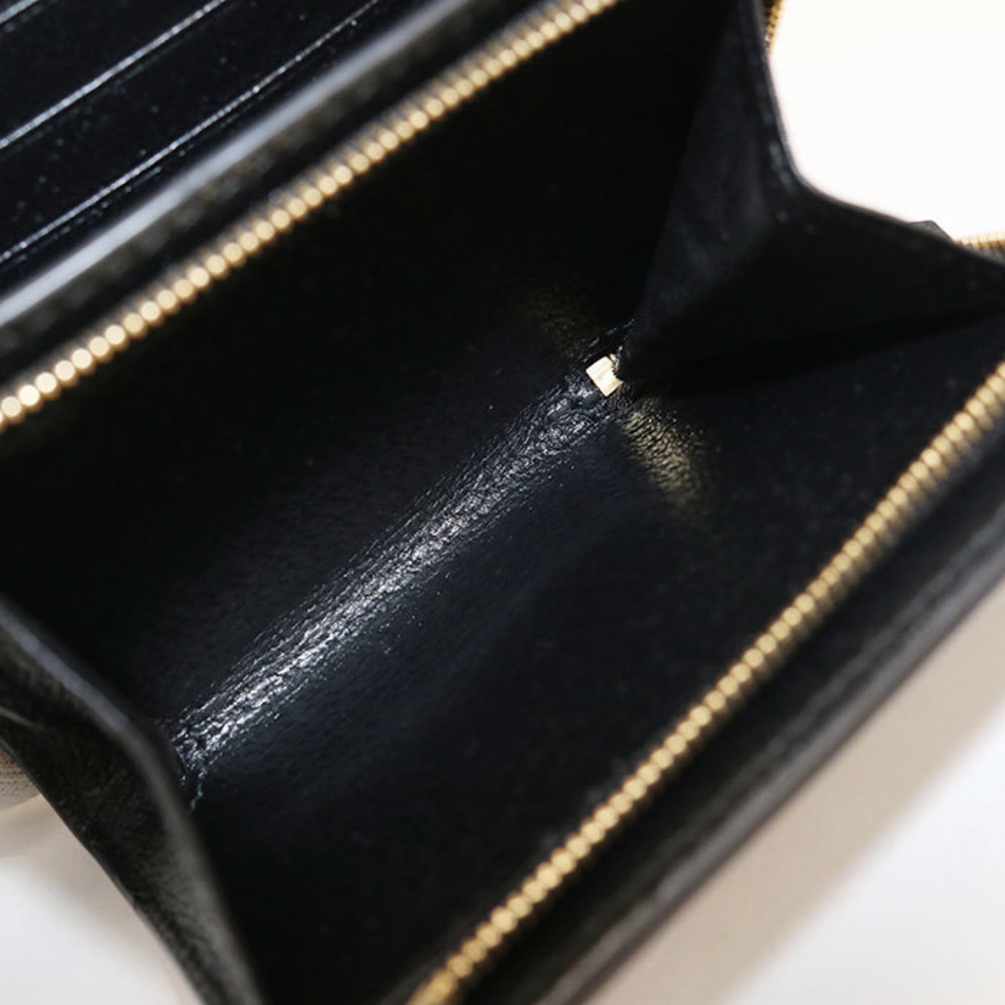 Gucci Black Leather Wallet (Bi-Fold) (Pre-Owned)