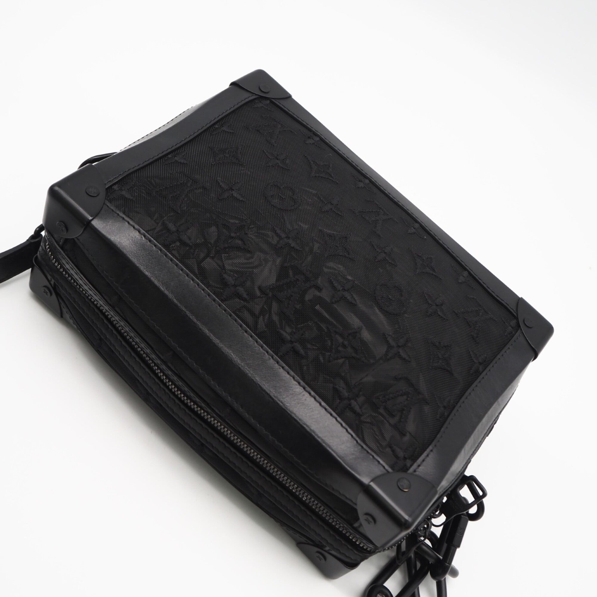 Louis Vuitton Black Mesh Leather Shoulder Bag (Pre-Owned)