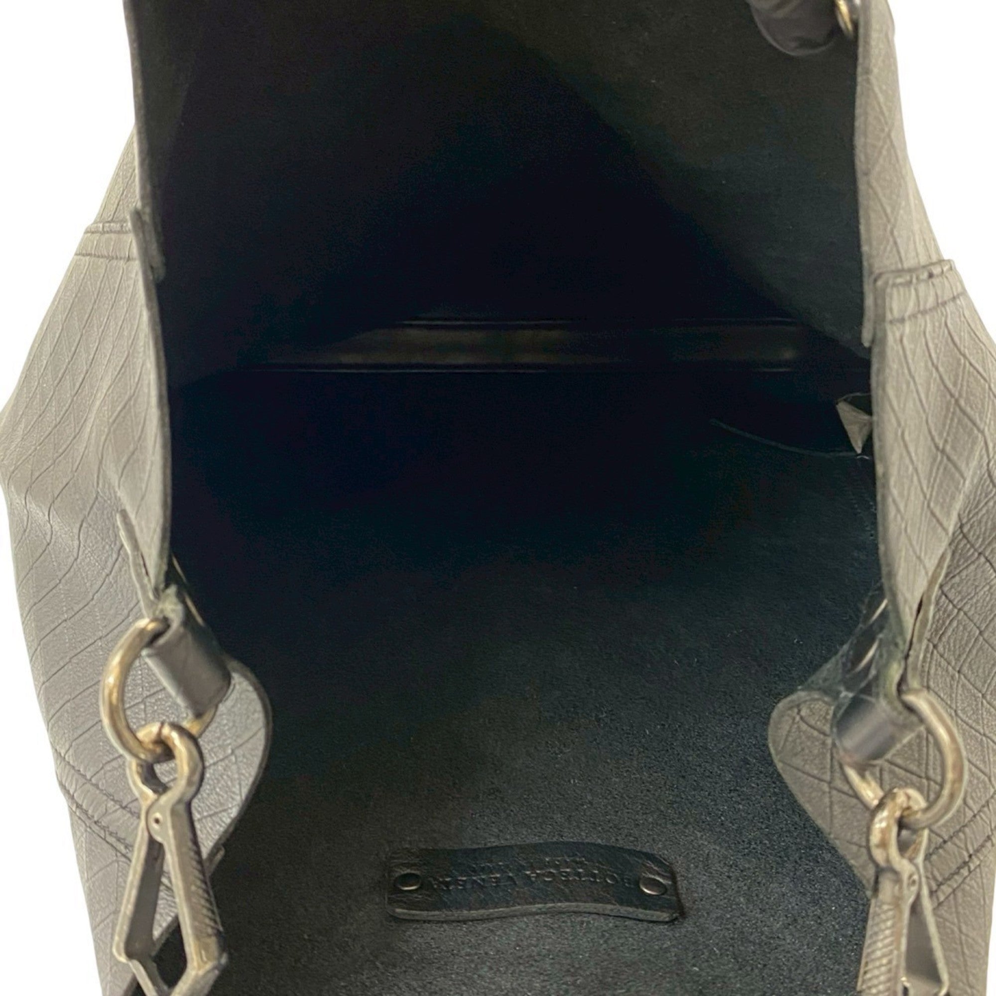 Bottega Veneta Black Leather Shoulder Bag (Pre-Owned)
