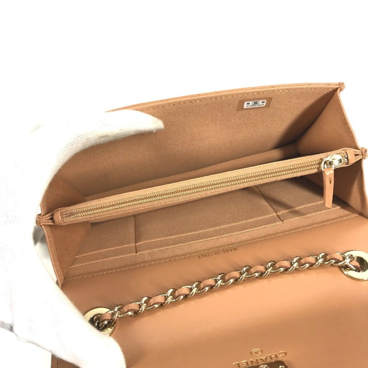 Chanel Light Brown Leather Handbag Shoulder Bag (Pre-Owned)