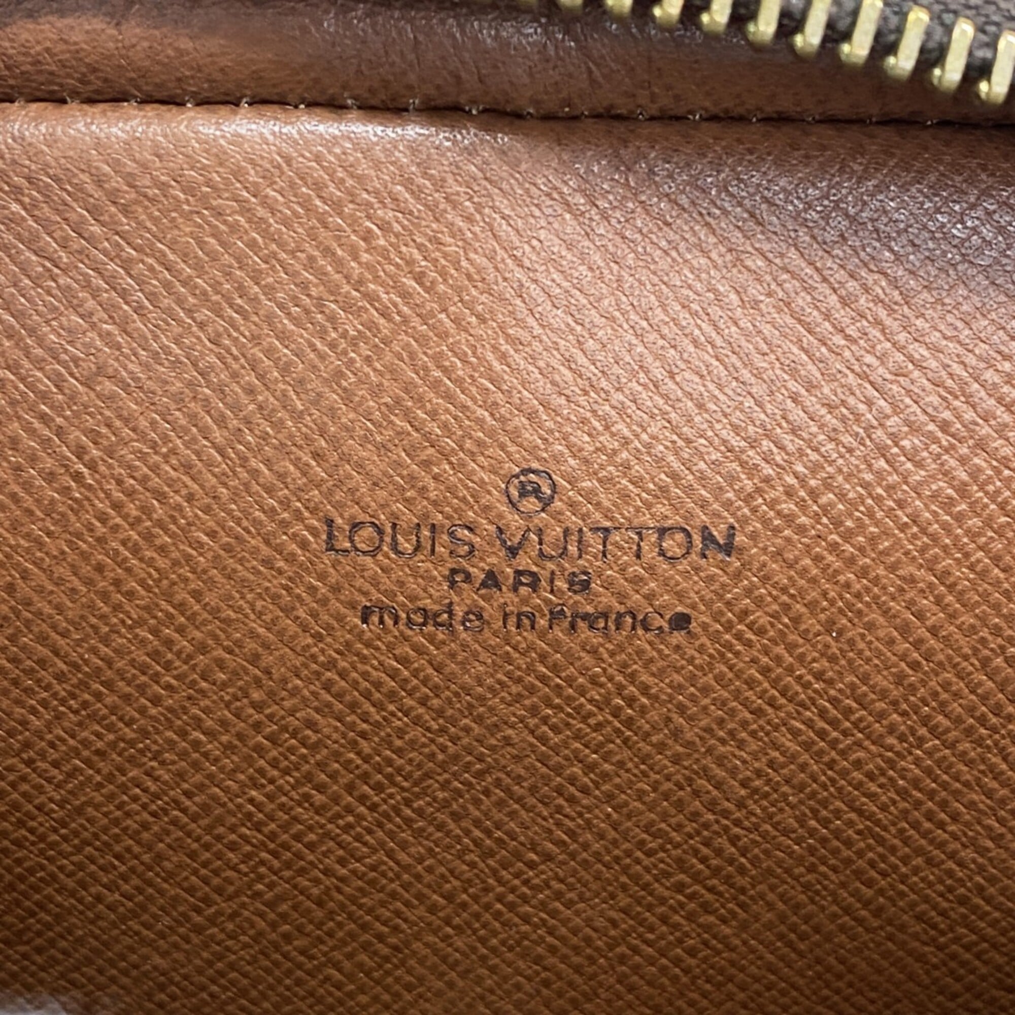 Louis Vuitton Brown Shoulder Bag (Pre-Owned)