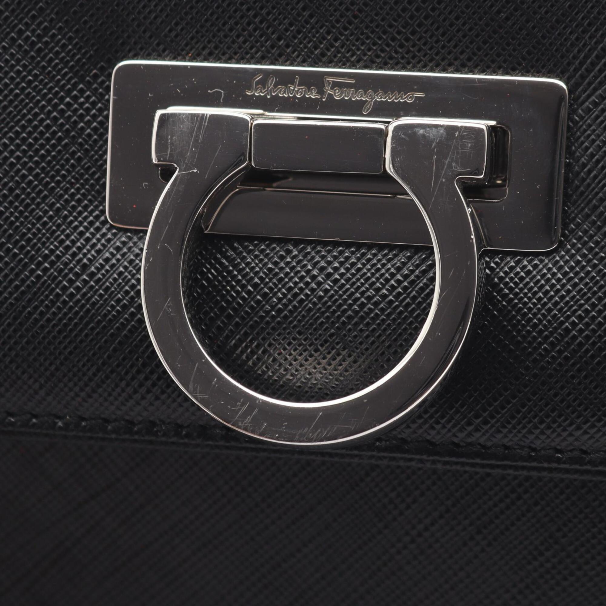 Salvatore Ferragamo Black Leather Handbag (Pre-Owned)
