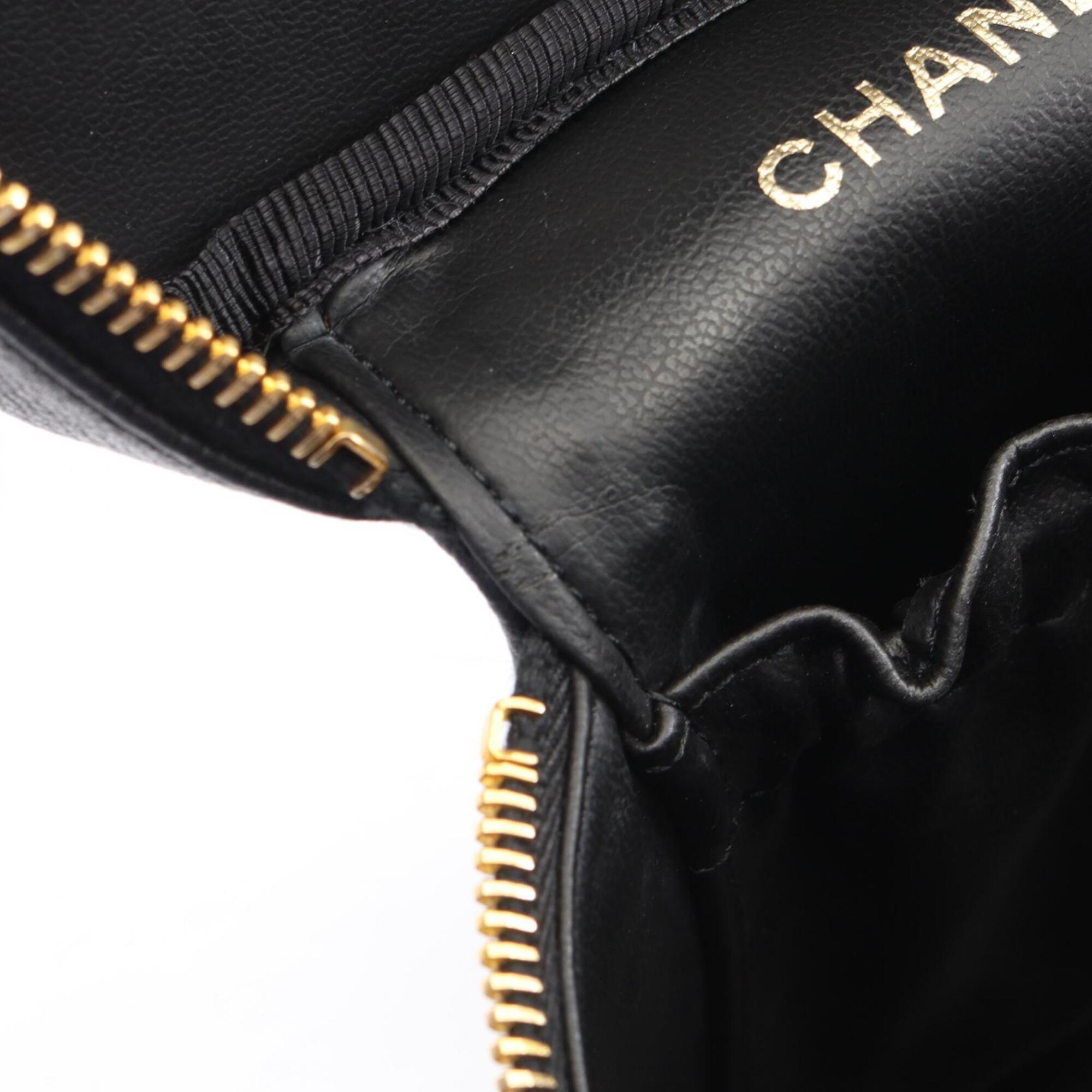 Chanel Black Grained Calfskin Handbag (Pre-Owned)