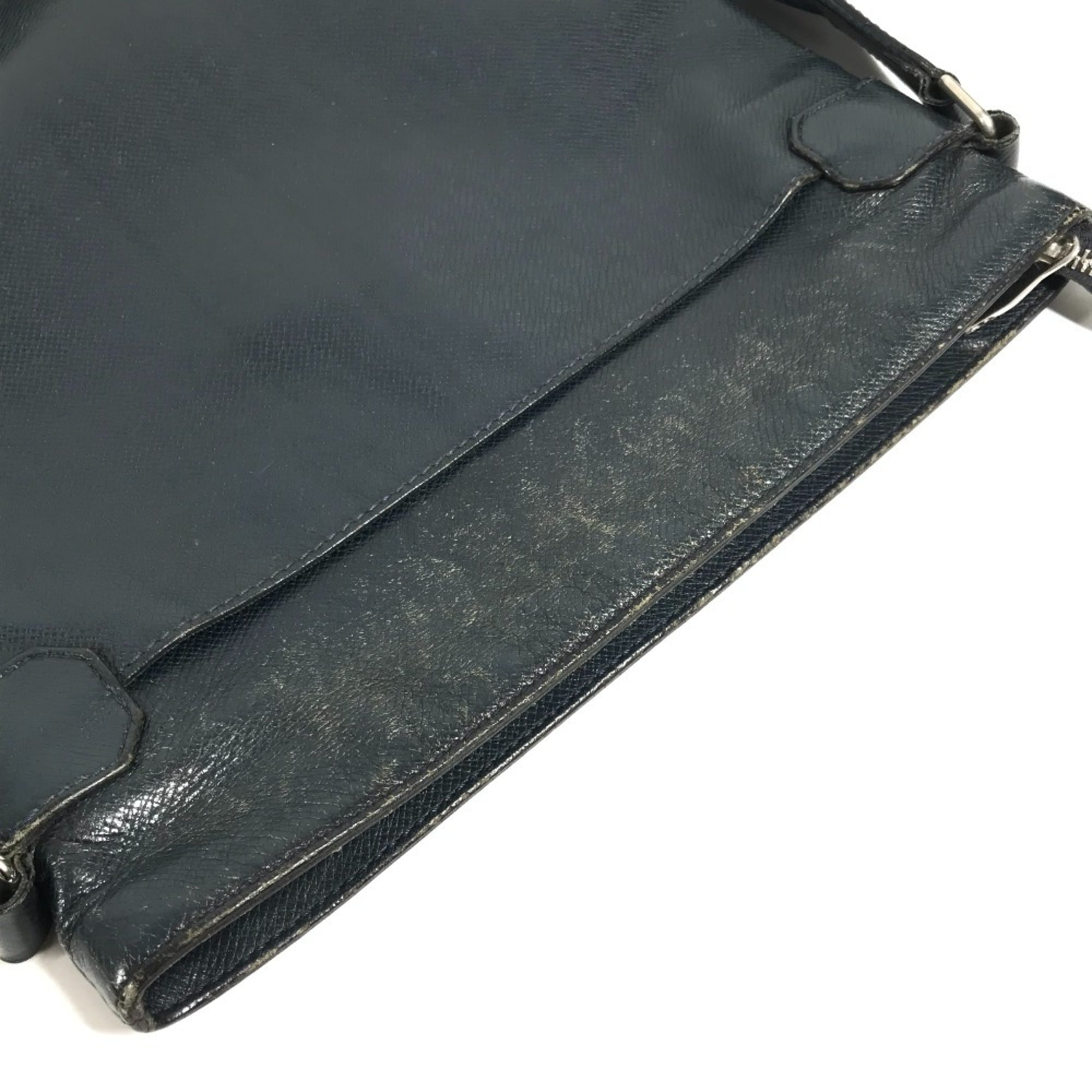 Louis Vuitton Navy Taiga Leather Pochette Shoulder Bag (Pre-Owned)